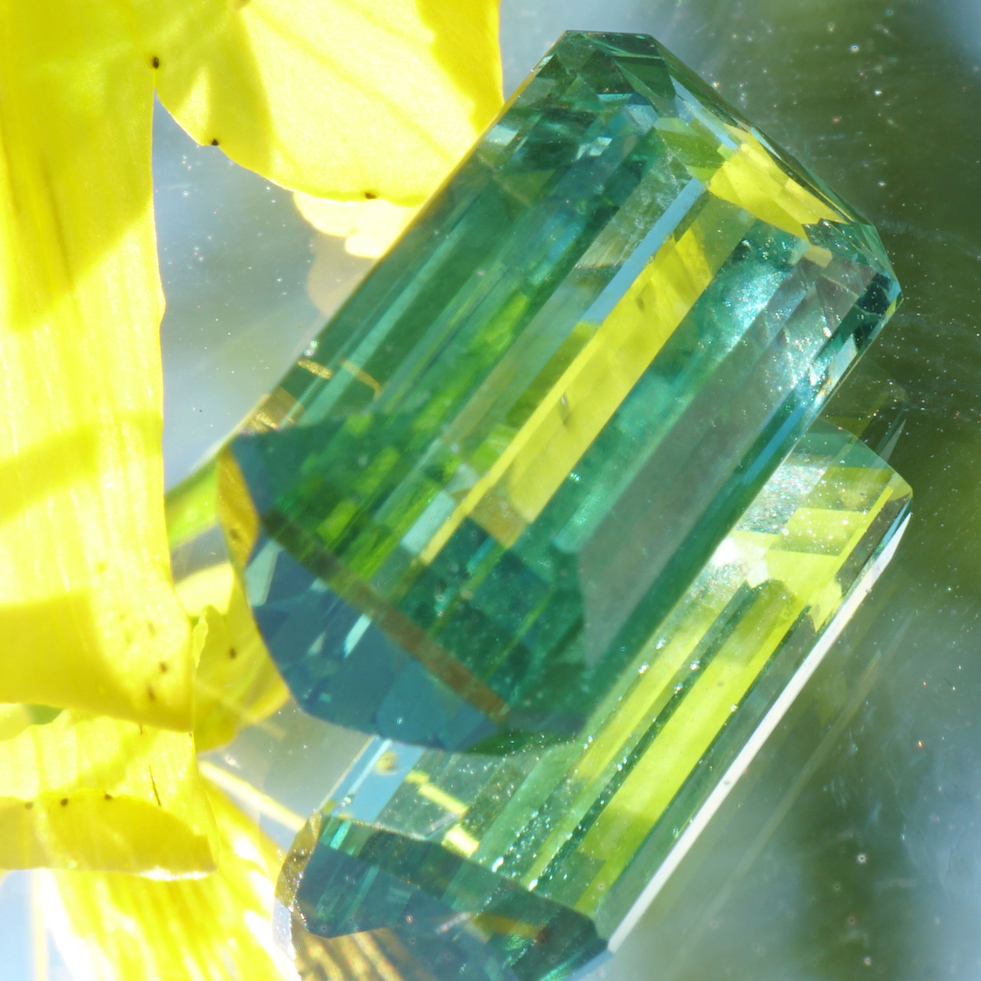 Turmalin türkisfarben afrika 3.50 ct lupenrein 11,5 x 6,1 x 4,2 mm Topbrillanz