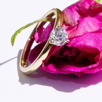 Brillant Ring rund 0.50 ct hochfeines weiss D / VS2  4.9-3.2 mm 750er Gelbgold GIA Gutachten