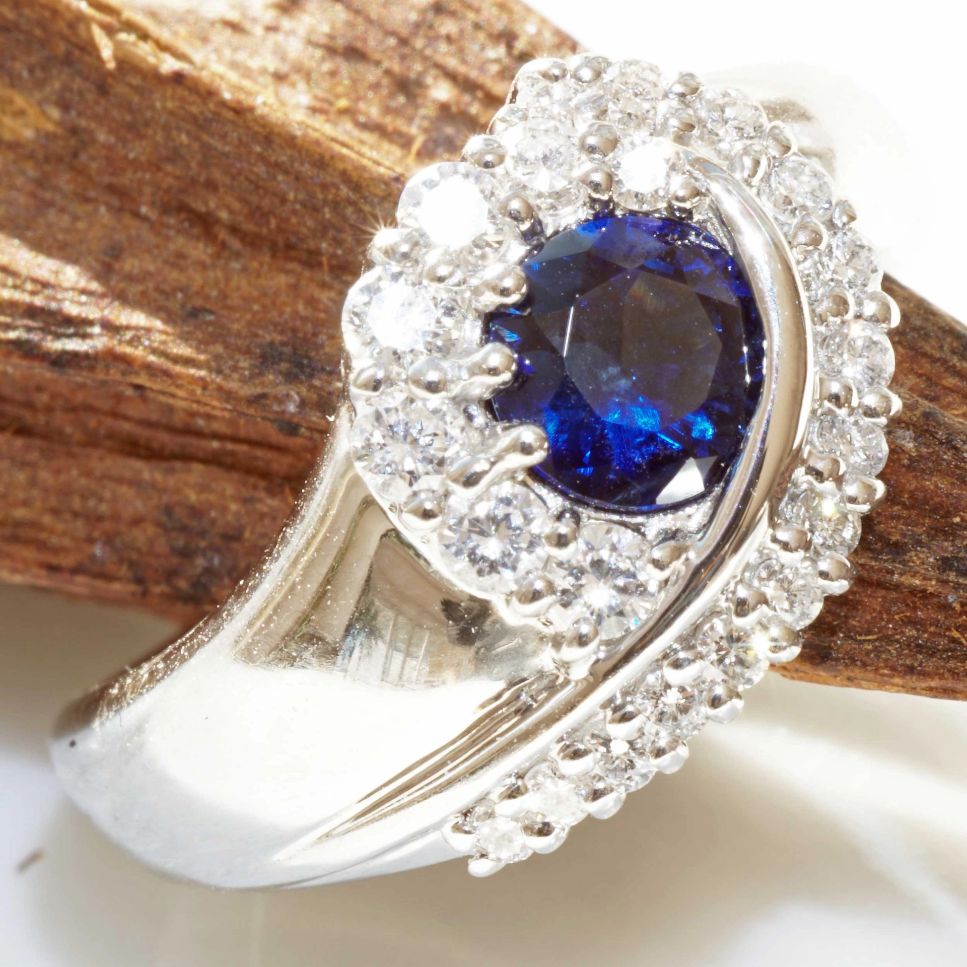 Saphir Brillant Ring 900er Platin 0.62  ct 0.345 ct .....feinster Saphir und Brillanten in Platin
