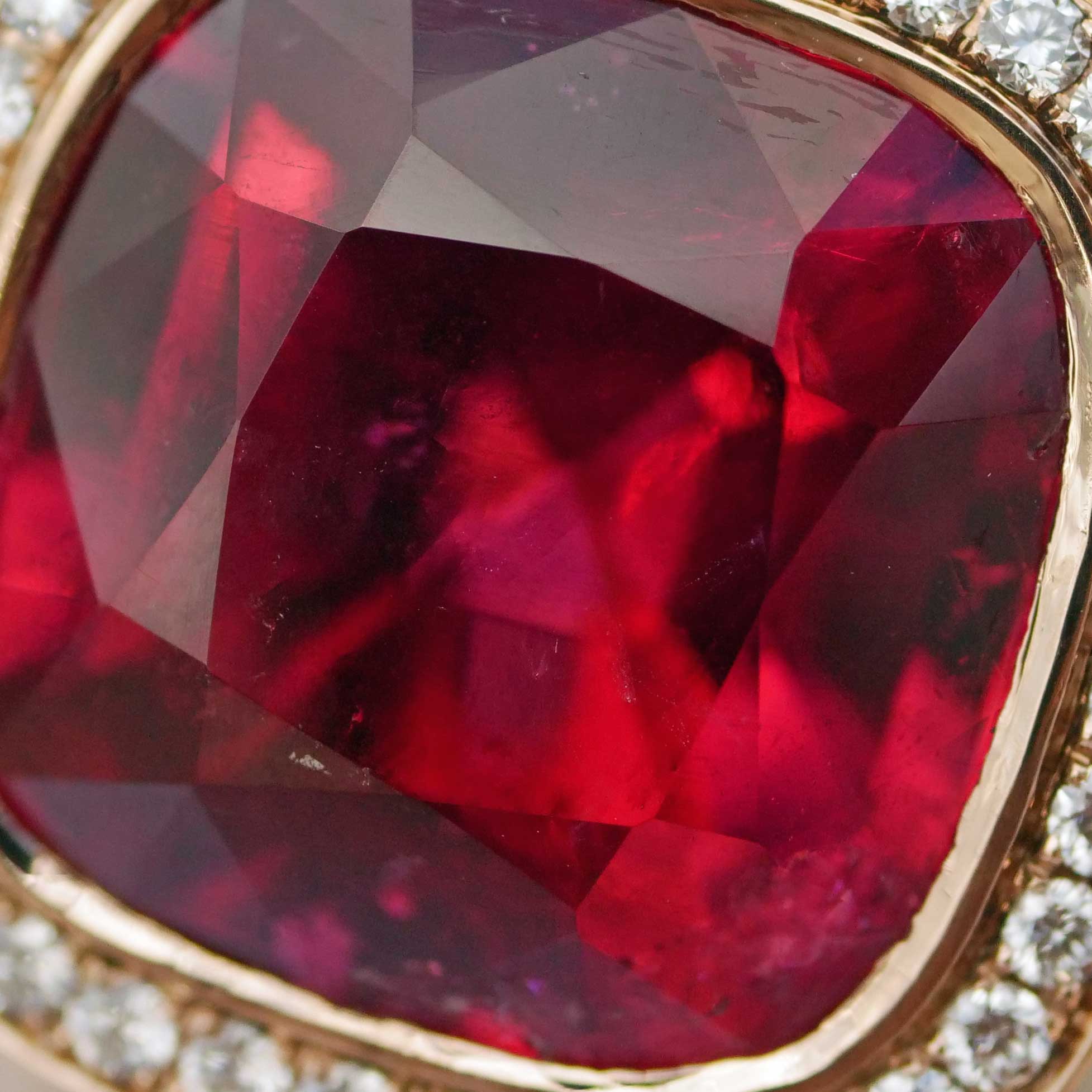 Rubellit Brillant Ring der Extraklasse AAA+  23.10 ct Afghanistan  rot-pink unglaubliche Leuchtkraft 750er Rosegold