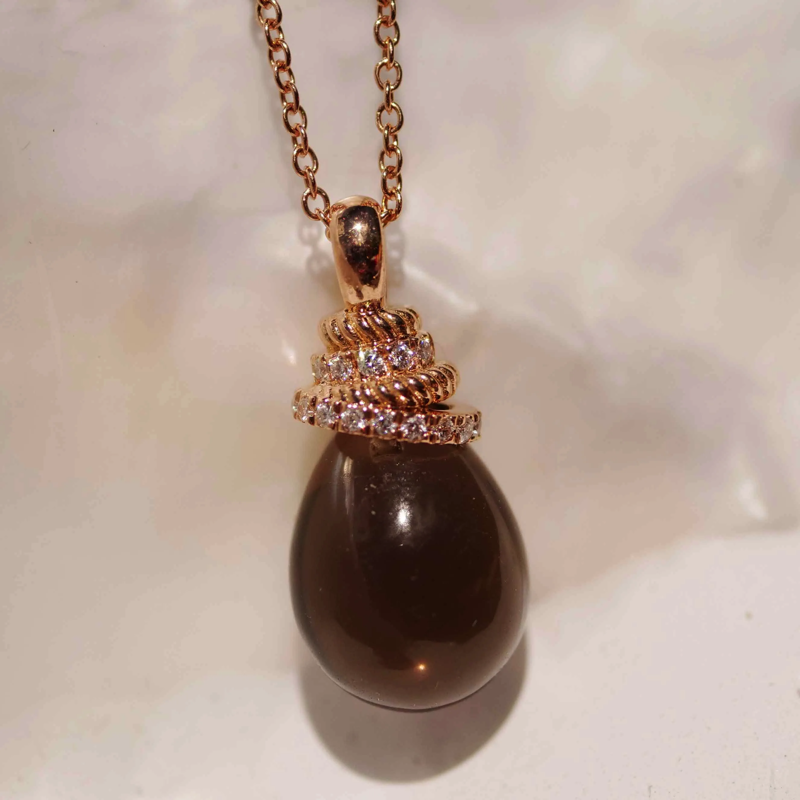 Für Segler...Rauchquarz Brillant Anhänger mit Kette 750er Rosegold...zarte Knotenform mit Drop 