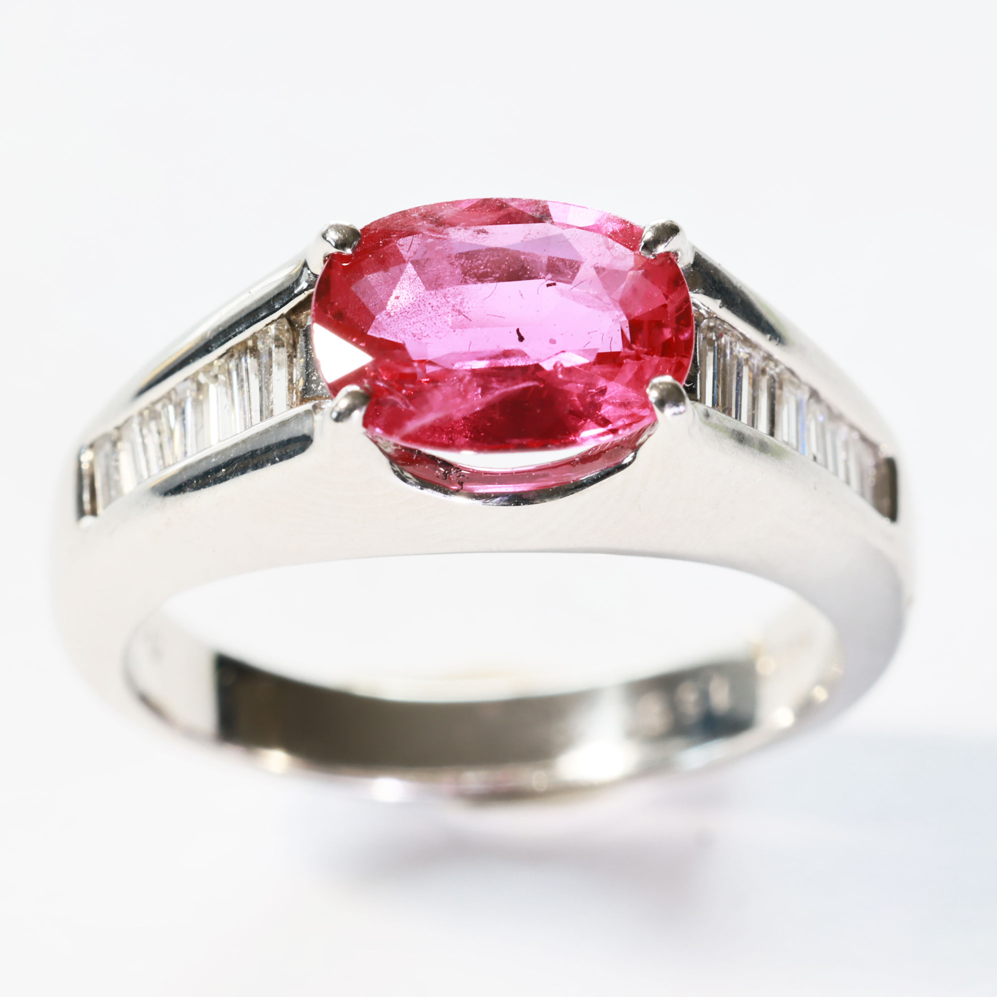 Rubin Diamant Ring in 900er Platin 1.55 ct 0.22 ct AAA+ Brillanz Top leuchtend rot-pink