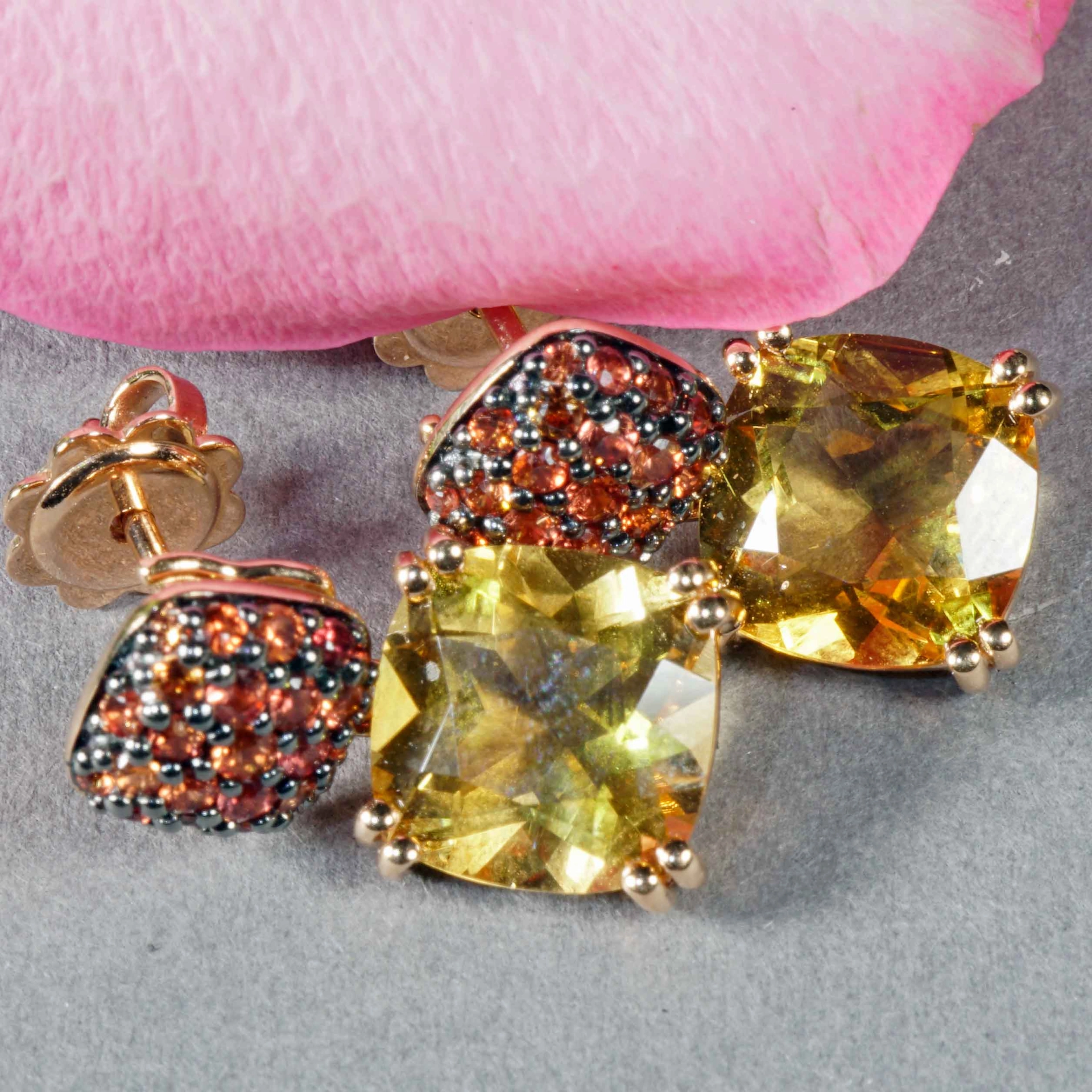 Ohrhänger Citrin Saphir 750er Rosegold...so edel und verzaubern den Tag..5.22 ct 0.81 ct