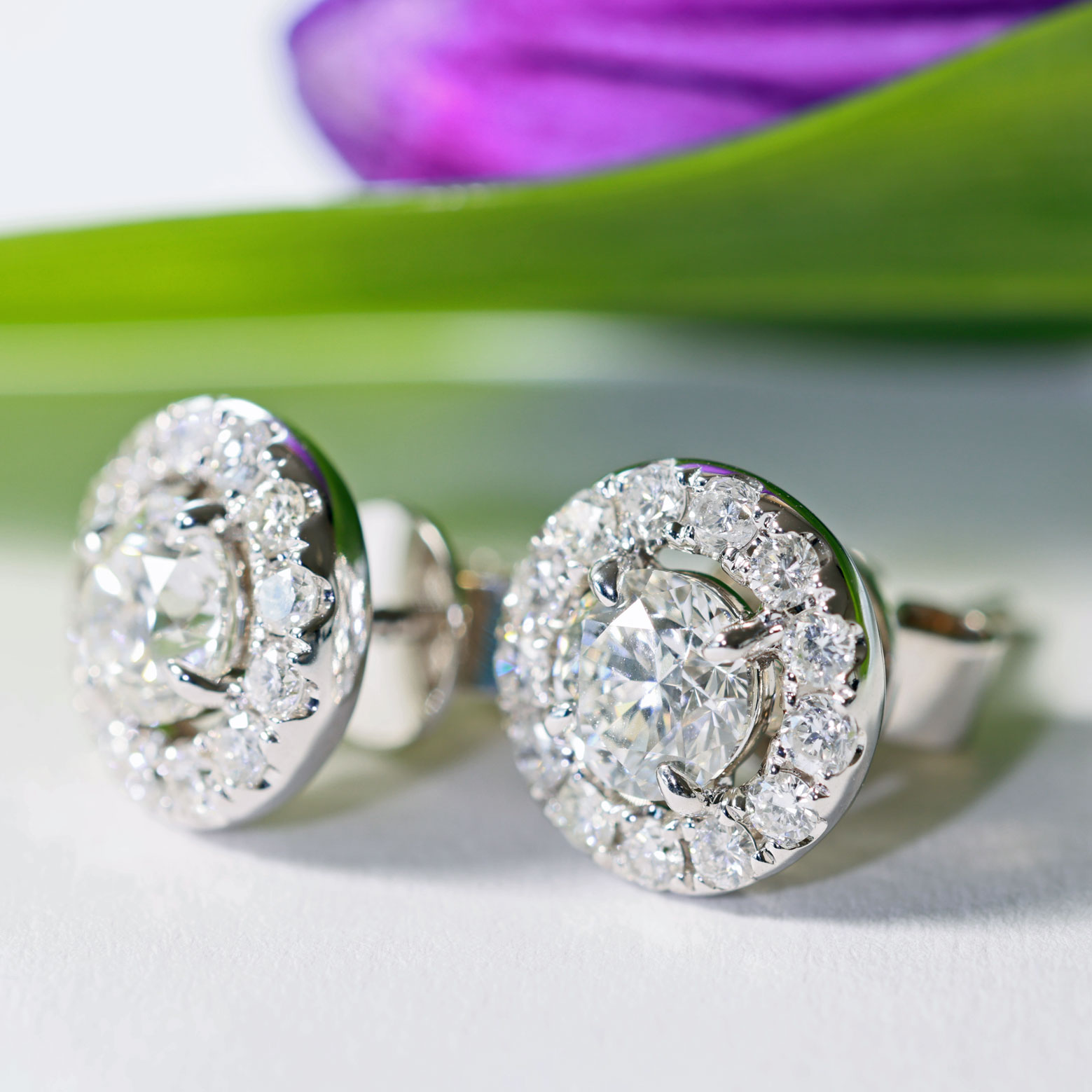 GIA zertifizierte 1.46 ct TW / VVS-VS Brillant Ohrstecker 750er Weissgold 9,2 mm Durchmesser