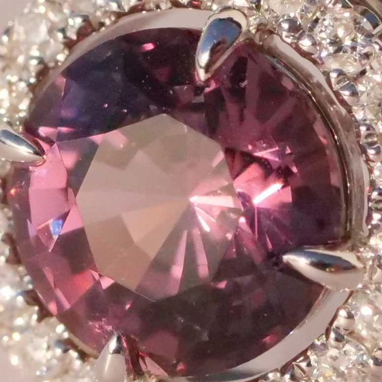 Spinell Brillant Anhänger 750er Weissgold 1.50 ct 0.14 ct fancy Naturfarbe pink violett aubergine
