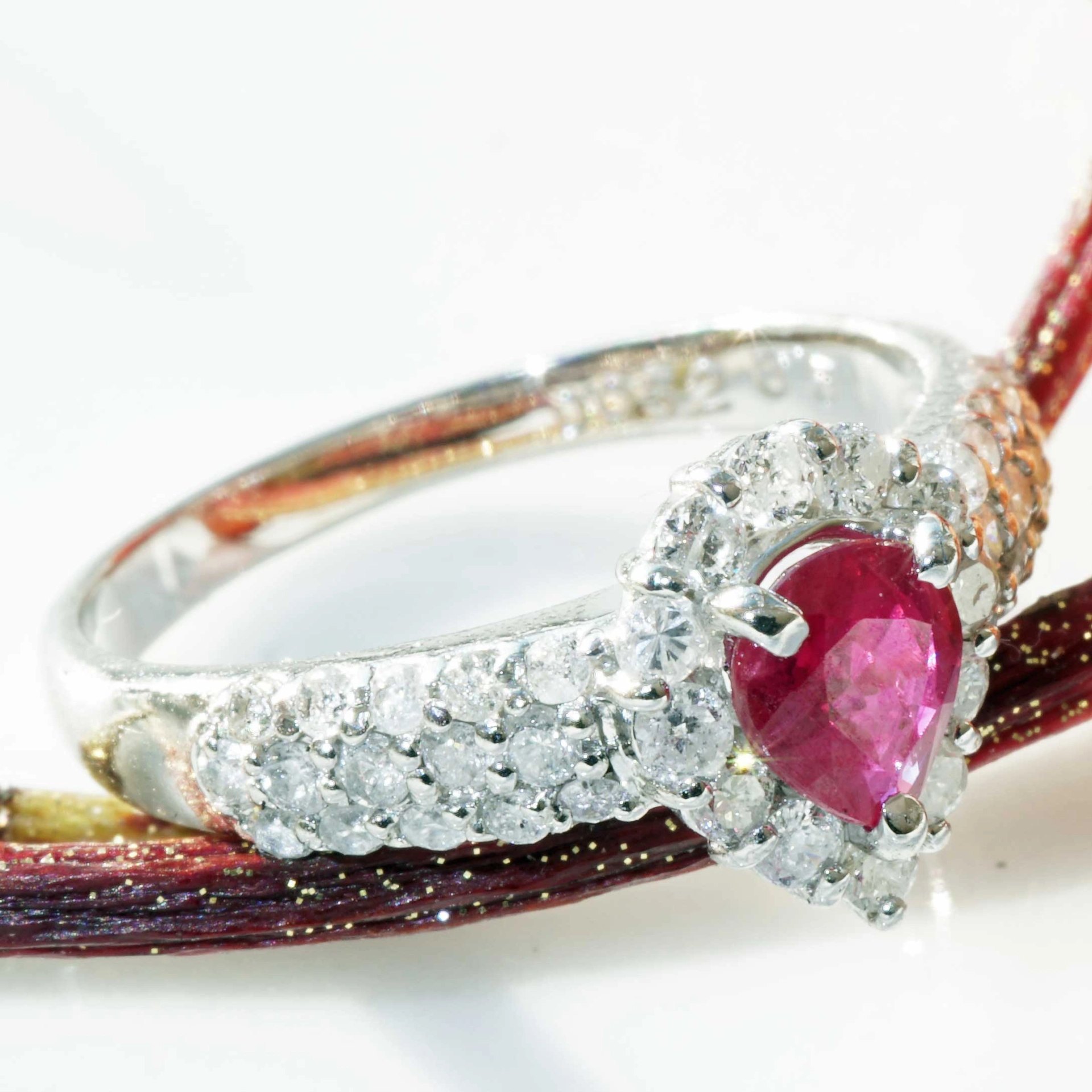 Rubin Brillant Ring 900er Platin 0.51 0.52  ct...Amore Klassiker...brennend rot die Liebe
