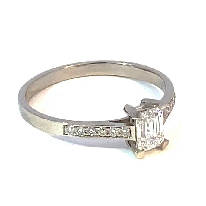 Emeraldcut Diamant Ring 0.64 ct D VS2 Silhouette Bentner GIA Zertifikat 950er Platin 