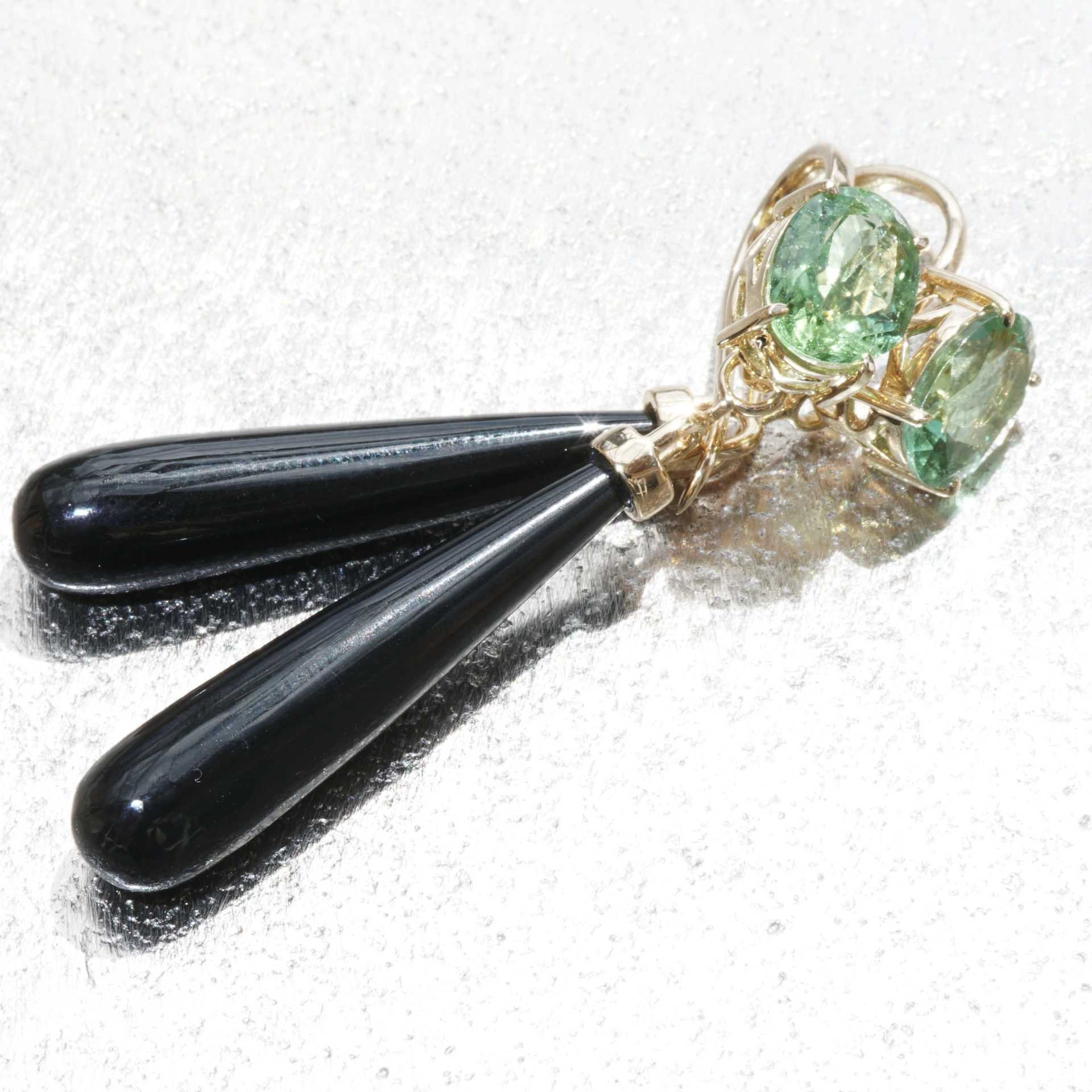 turmalin-onyx-ohrhaenger-gelbgold-paraibafarben-SON02329 Turmalin Onyx Ohrhänger 750er Gelbgold Farbe Top Farbe grün bläulich Pampel aushängbar