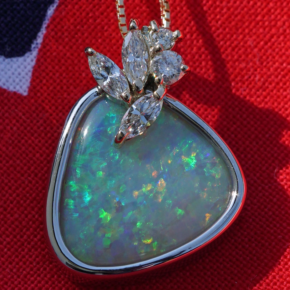Opal Diamant Anhänger mit Kette 900er Platin 750er Gelbgold 6.74 ct 0.44 ct