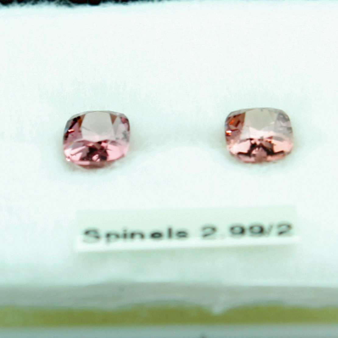 Baby pink Spinell-total ca. 2.99 carat-rechtförmig geschliffen-7,9x5,9 mm