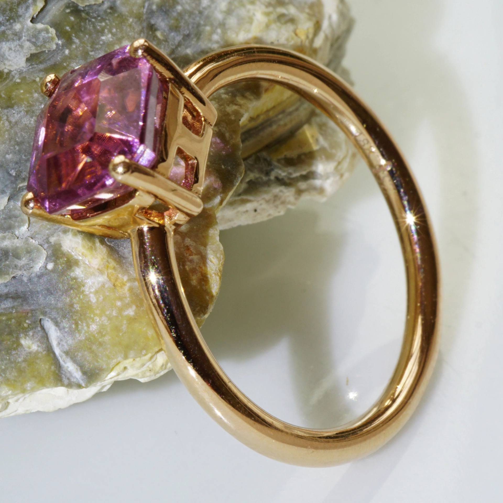 Turmalin Ring 750er Rosegold 2.36 ct grandiose Fliederfarbe Pink Bläulich AAA+