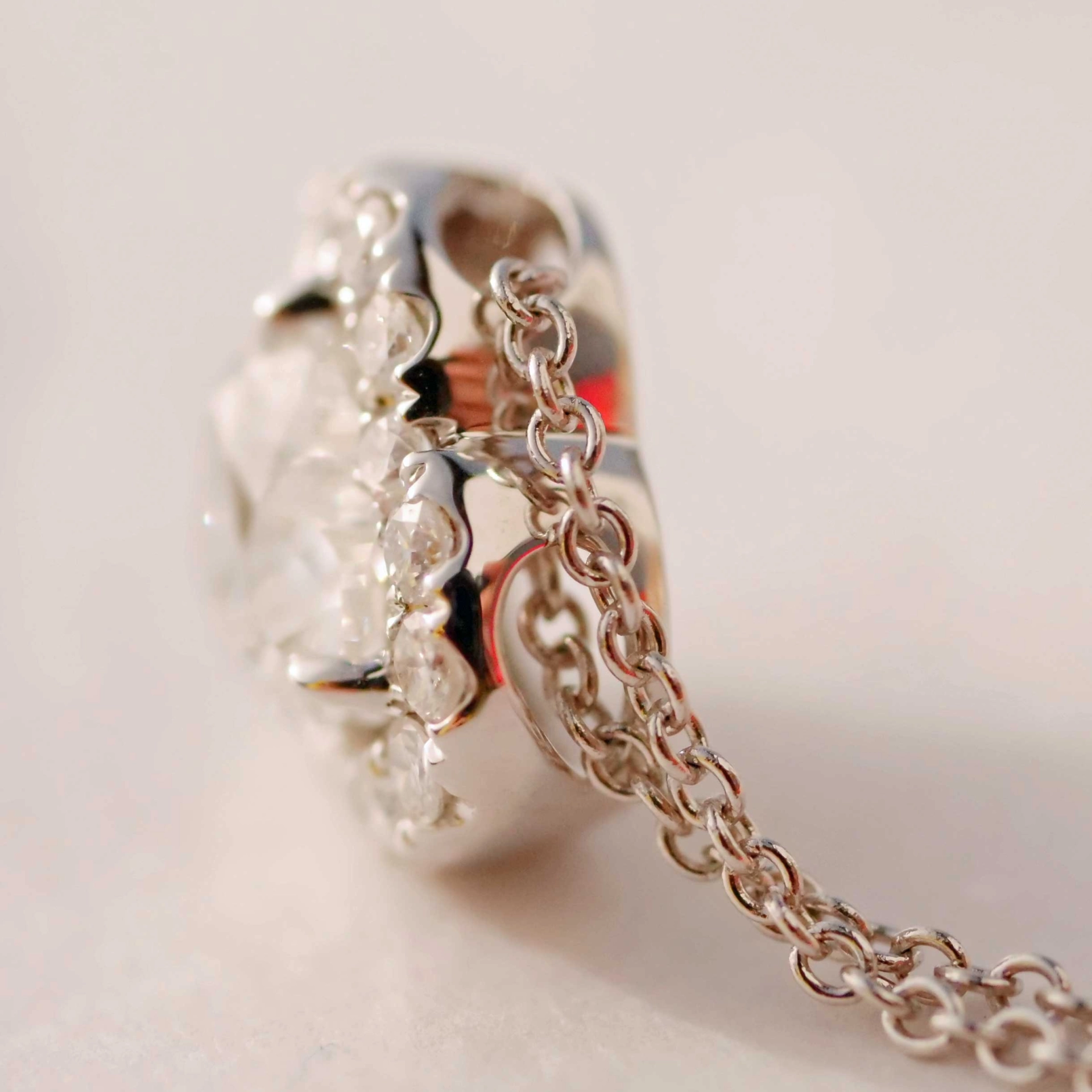 Anhänger mit Brillant HERZ 0.90 ct D SI2  5.80 x 6.71 x 3.70 mm GIA Gutachten 750er Weissgold