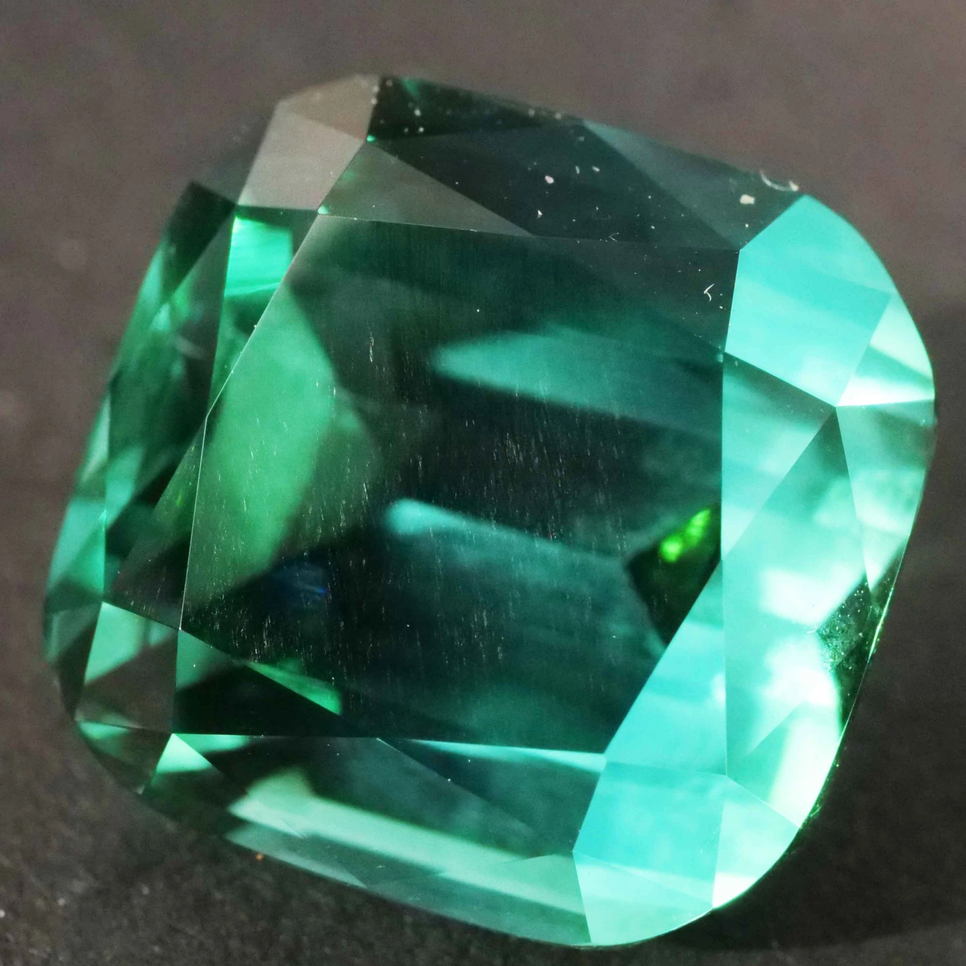 Lagoon/ Lagun Turmalin der Superklasse AAA+  21.56 ct Afghanistan 98% rein Investment Edelstein