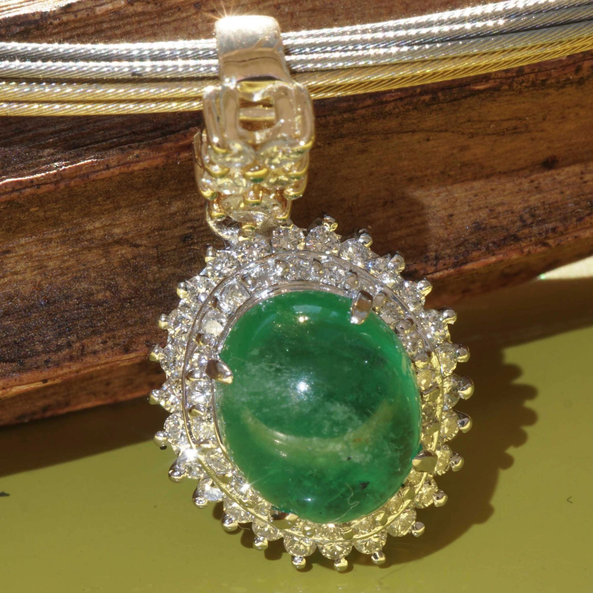 Smaragd Brillant Anhänger 3.24 ct 0.50 ct 900 Platin 750er Gelbgold...leuchtend grün