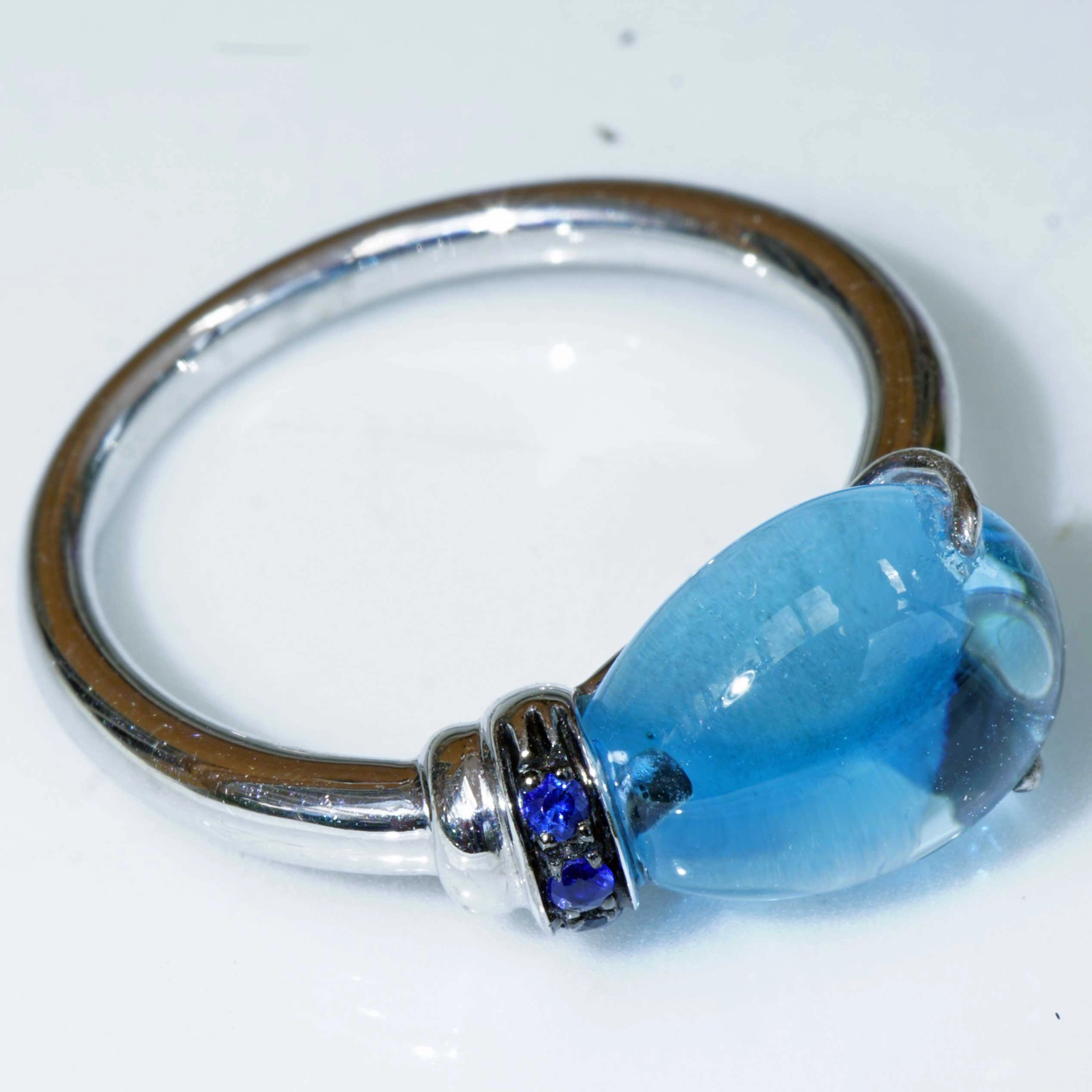 Blautopas Saphir Ring Drop 750er Weissgold entzückend sweety 6 ct 0.04 ct..lässig
