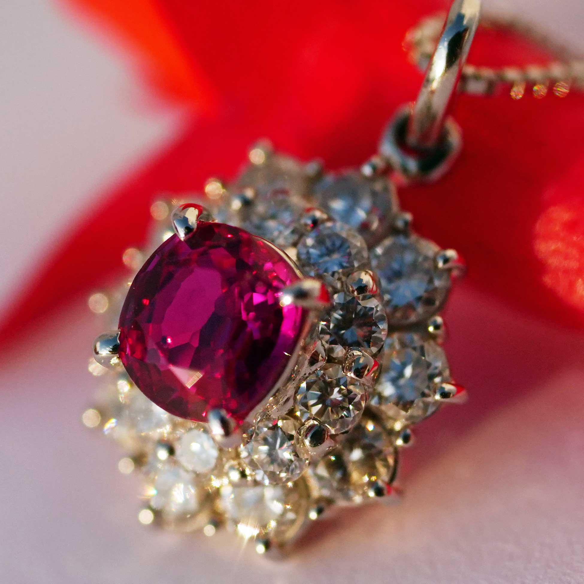 BURMA unerhitzt Rubin Brillant Anhänger m. Kette 0.84 ct 1.01 ct GIA Zertifikat 900er/850er Platin 
