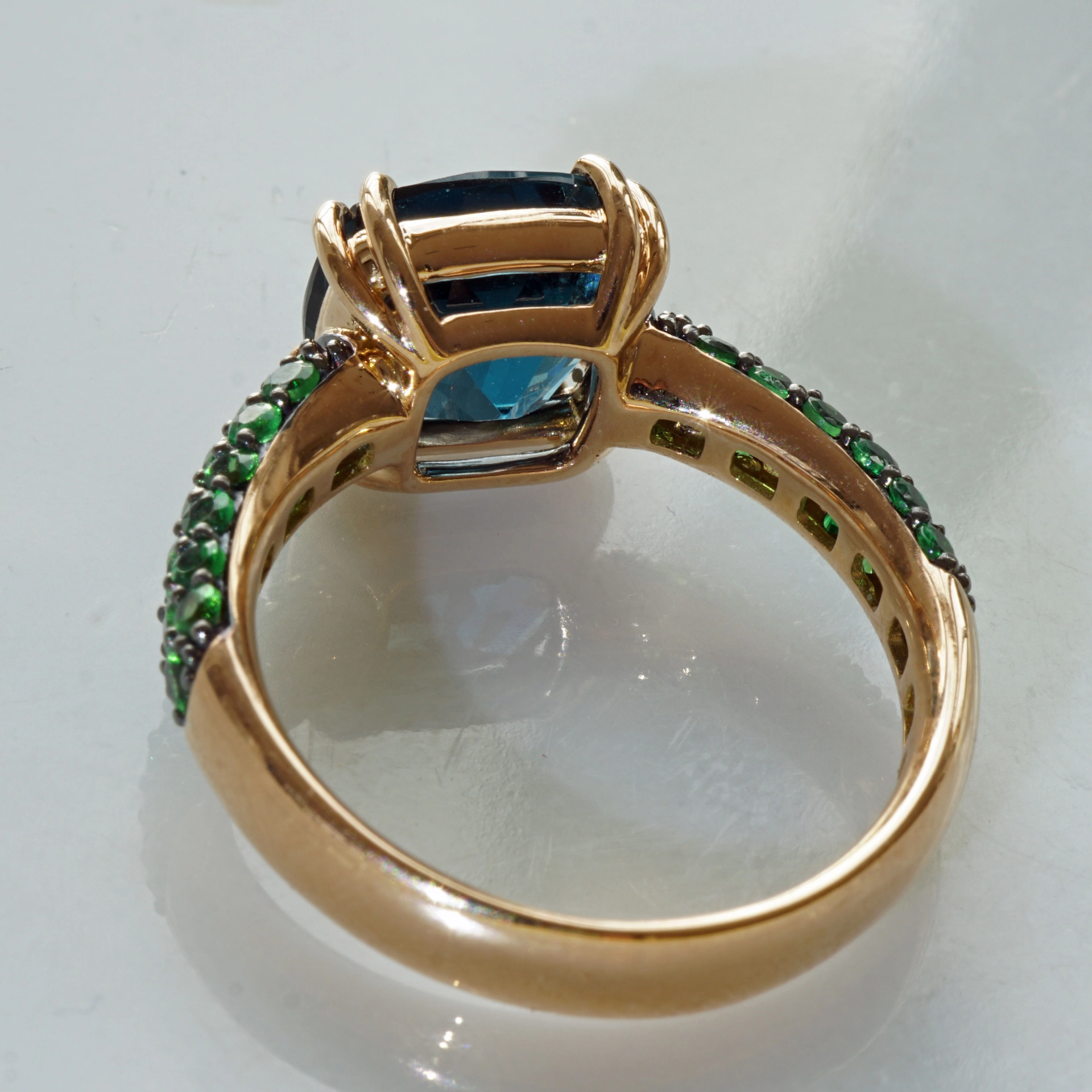 Blautopas Tsavorith Ring 750er Rosegold 3.63 ct 0.87 ct hochwertiges italienisches Design
