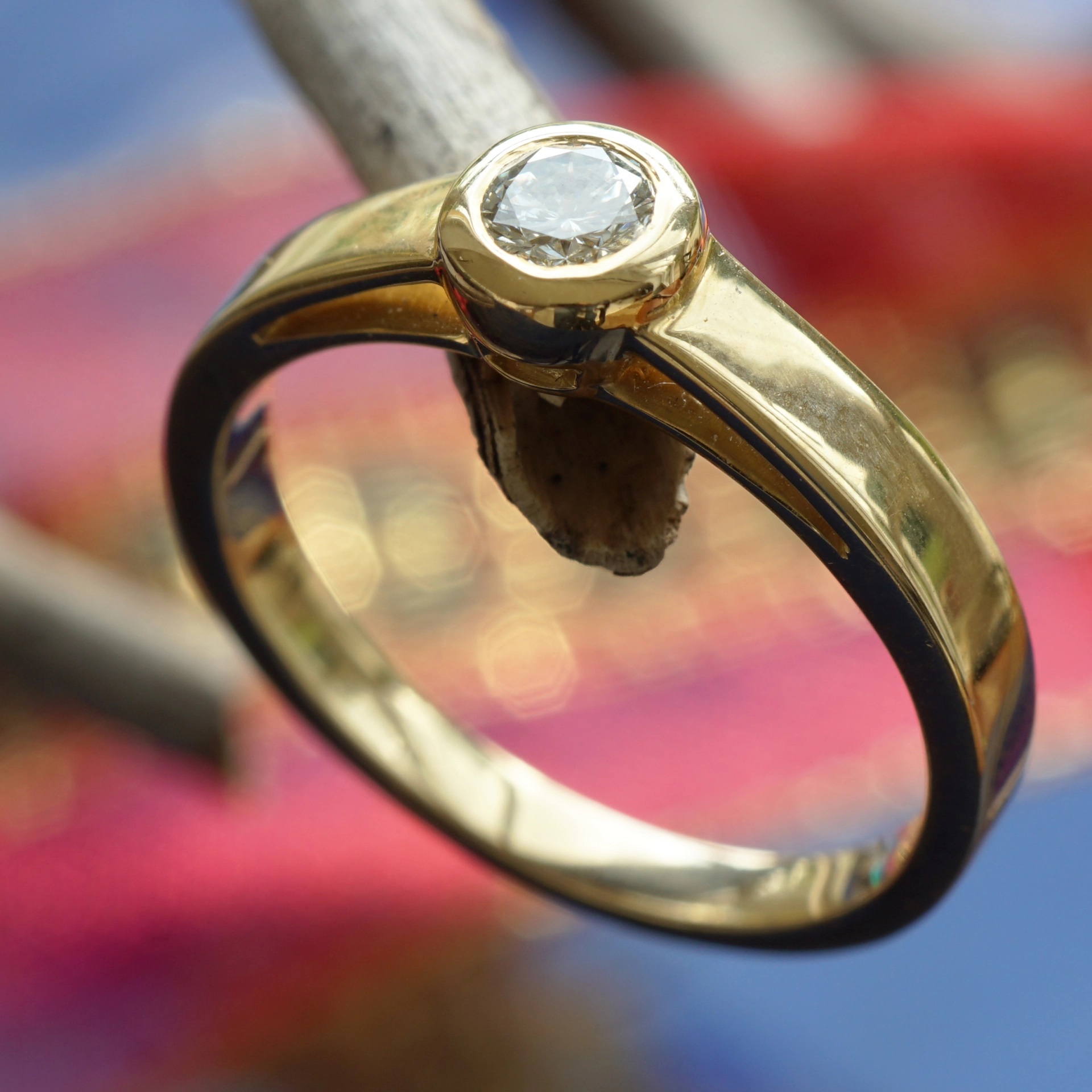 Solitär Brillant Ring 0.23 ct TCR VVS2 750er Gelbgold 3,9 mm D. tolle Brillanz