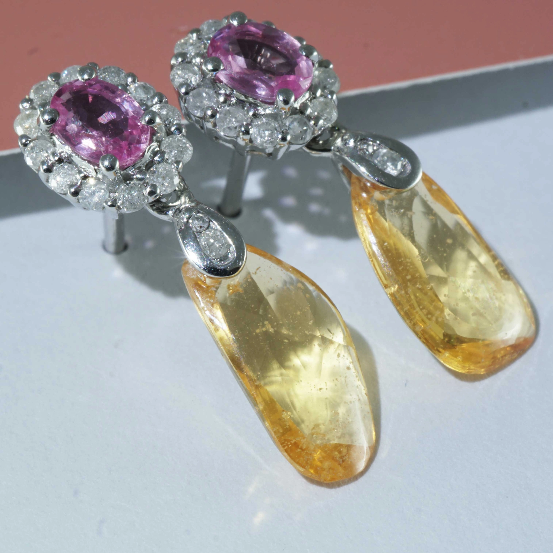 SON04193-Pink-Gelbe-Sugarloaf-Saphir-Brillant-Ohrhaenger-750er-Gelbgold-g Pink Gelbe Sugarloaf Saphir Brillant Ohrhänger 750er Gelbgold..außergewöhnliche Formen und Farben..g