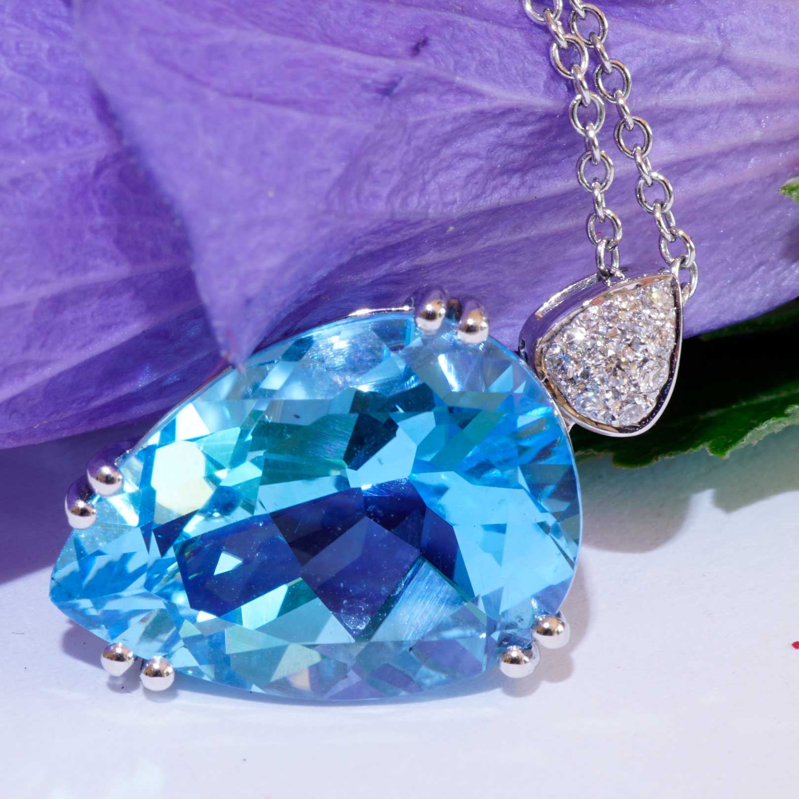 Blautopas Brillant Anhänger 750er Weissgold 14 ct 0.11 ct ...Aqua Wasser Brillanz Tropfenform 