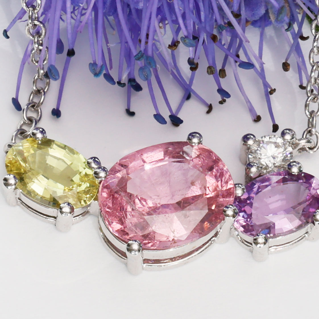 Saphir Spinell Brillant Collier 750er Weissgold 2.60 ct 0.20 ct Ilakaka Mine Madagascar gelb lila NATURFARBE und Tadschikistan
