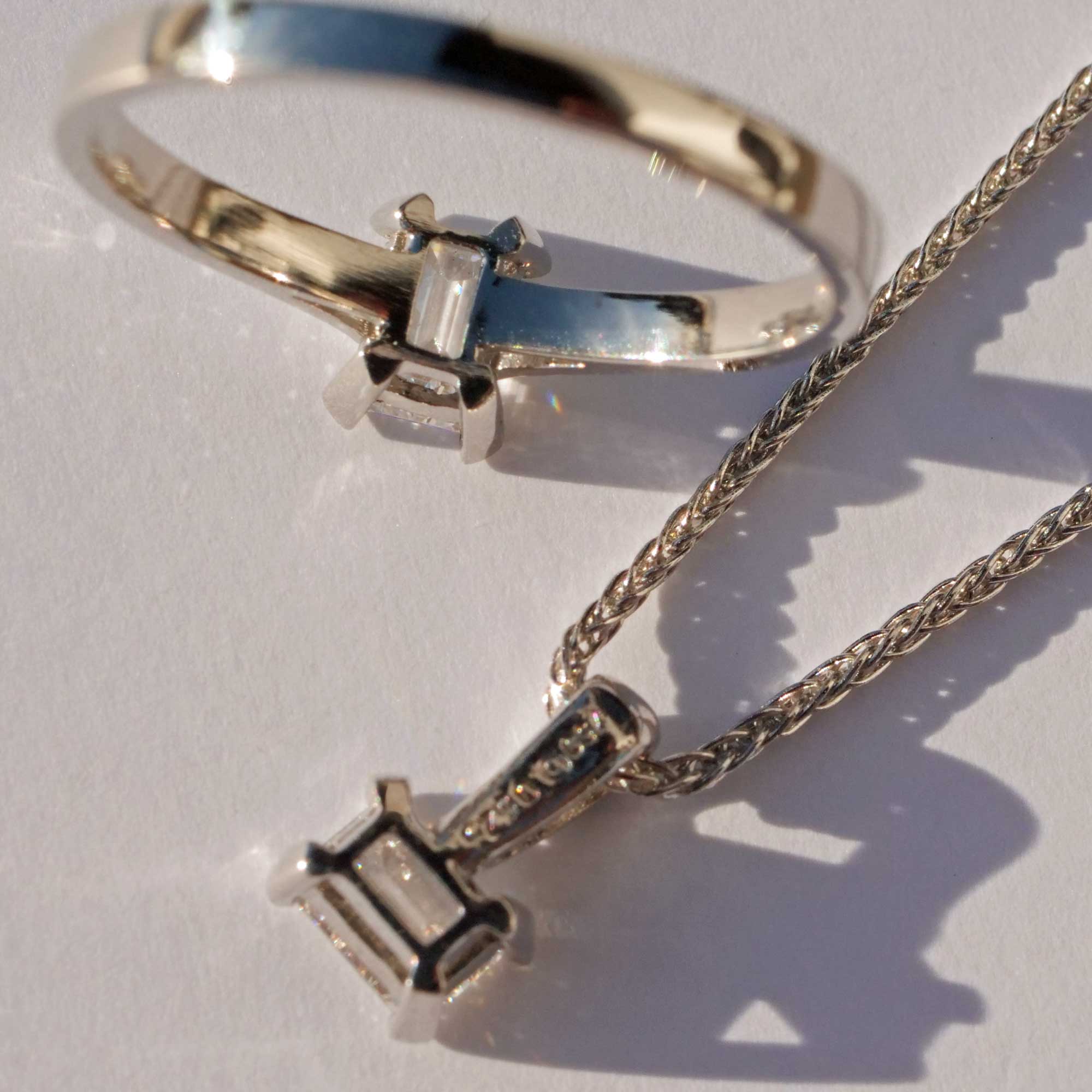 Emeraldcut Diamant Ring 0.64 ct D VS2 Silhouette Bentner GIA Zertifikat 950er Platin 