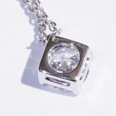 Brillant Collier rund 0.60 ct E hochfeines weiss SI2 5.25-5.31x3.39 mm GIA Gutachten 750er Weissgold