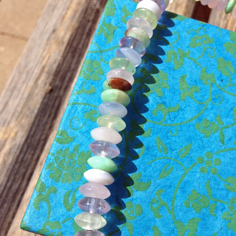 Chrysopras-Amethyst-Prehnit-Rosenquarz-Amethyst-Calzedon-Kette