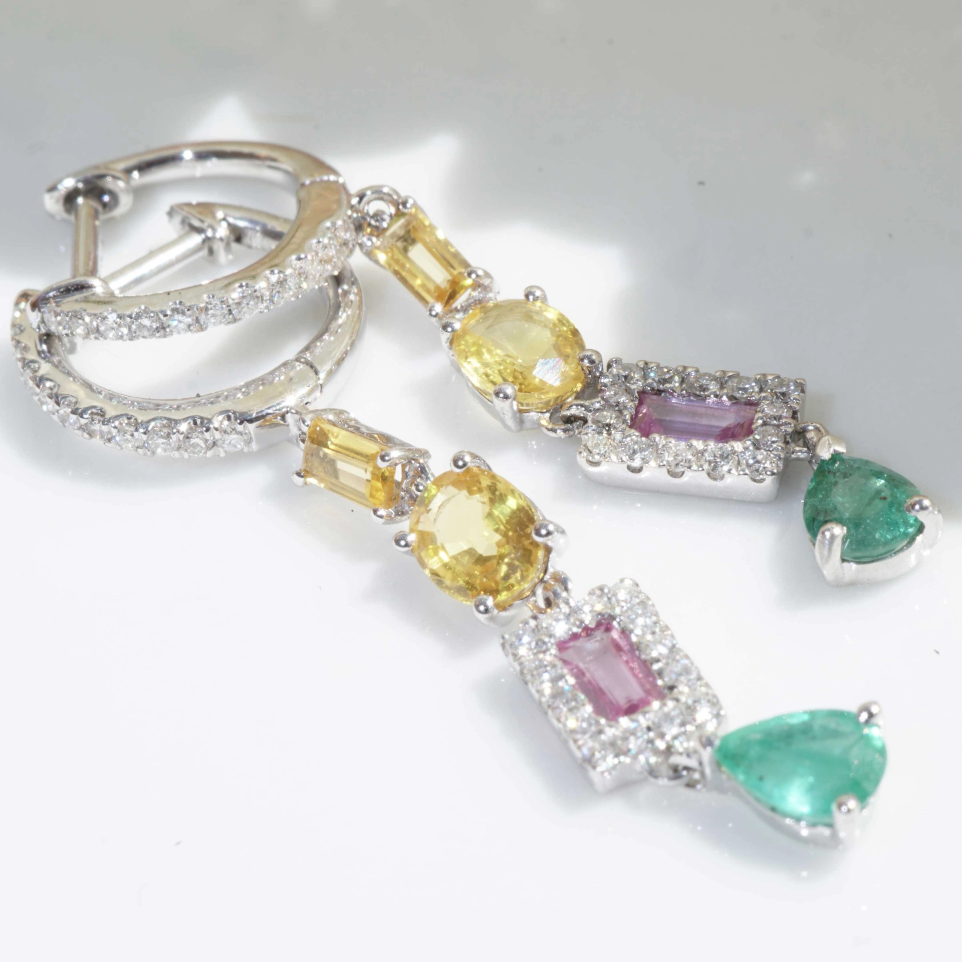 Smaragd Saphir Brillant Ohrhänger 750er Weissgold 0.50 ct 1.20 ct 0.26 ct....Confetti Style...bunt
