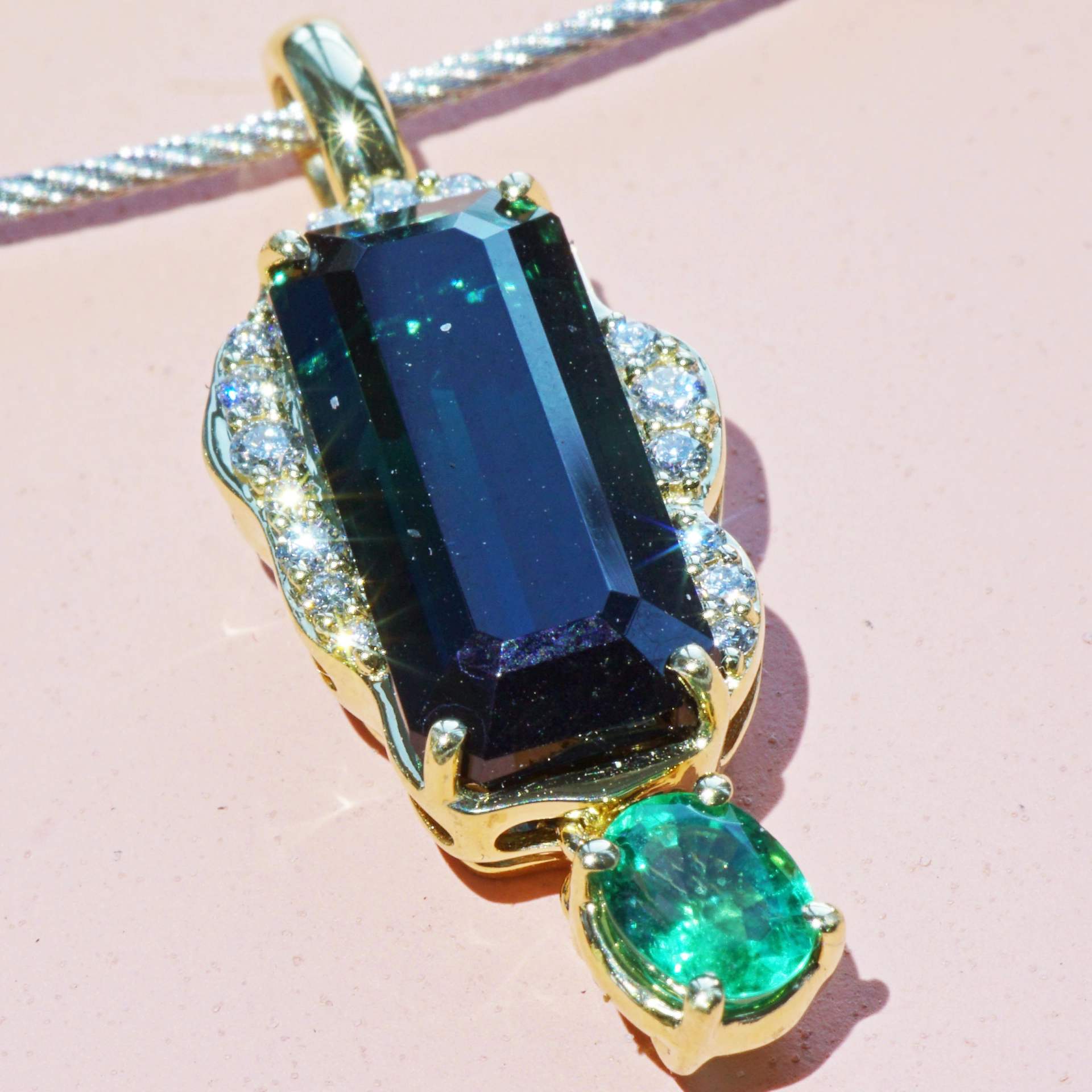 Turmalin Smaragd Anhänger 750er Gelbgold bicolor petrolblau-grün aus Afghanistan 5.30 ct ct
