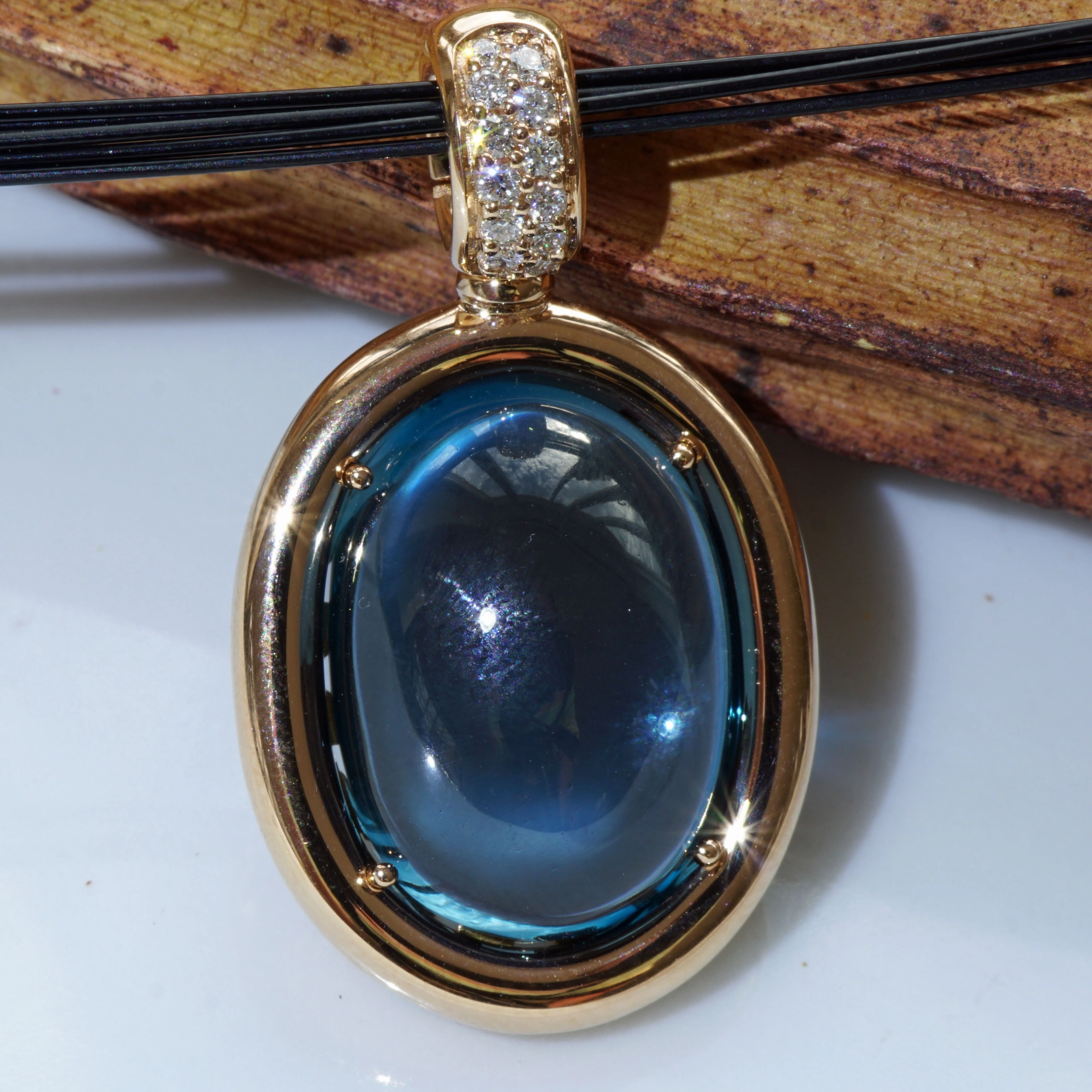 Blautopas Brillant Anhänger Londen Blue 750er Rosegold...ein endloser Sommer lockt