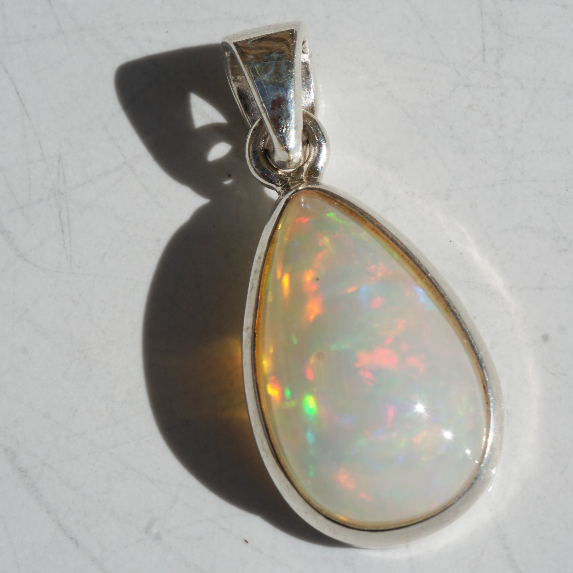 Äthiopischer Opal Anhänger 925er Silber 8,5 Gramm schwer AAA+