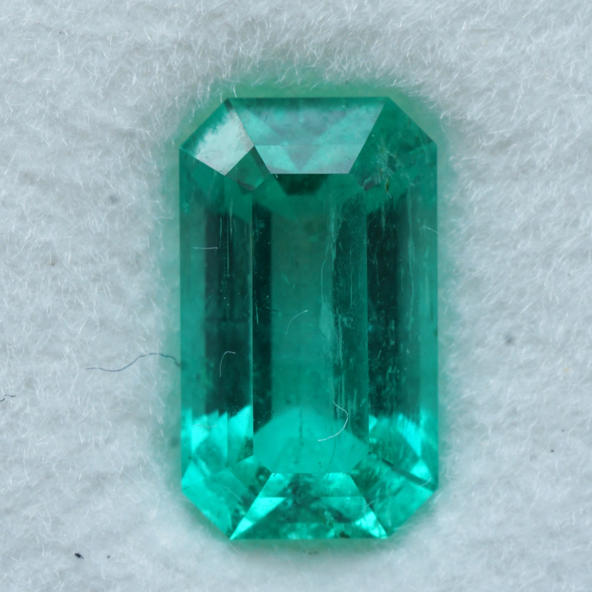 Smaragd Ring 0.97 ct Topqualität aus Afghanistan 750er Gelbgold Handarbeit