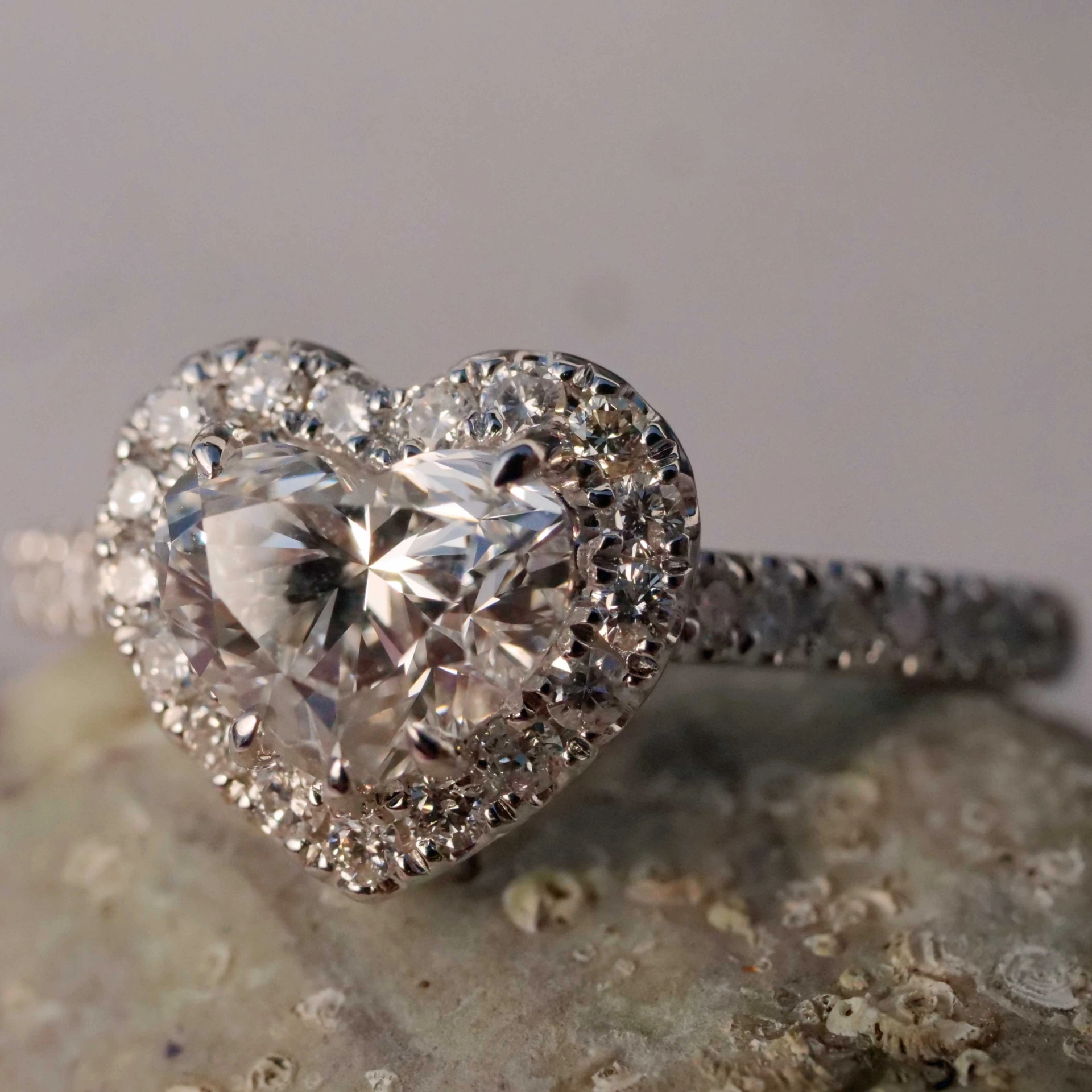 Ring hochfeines Brillant HERZ 1.00 ct E VVS2  5.41 x 6.72 x 4.31 mm GIA Gutachten 750er Weissgold