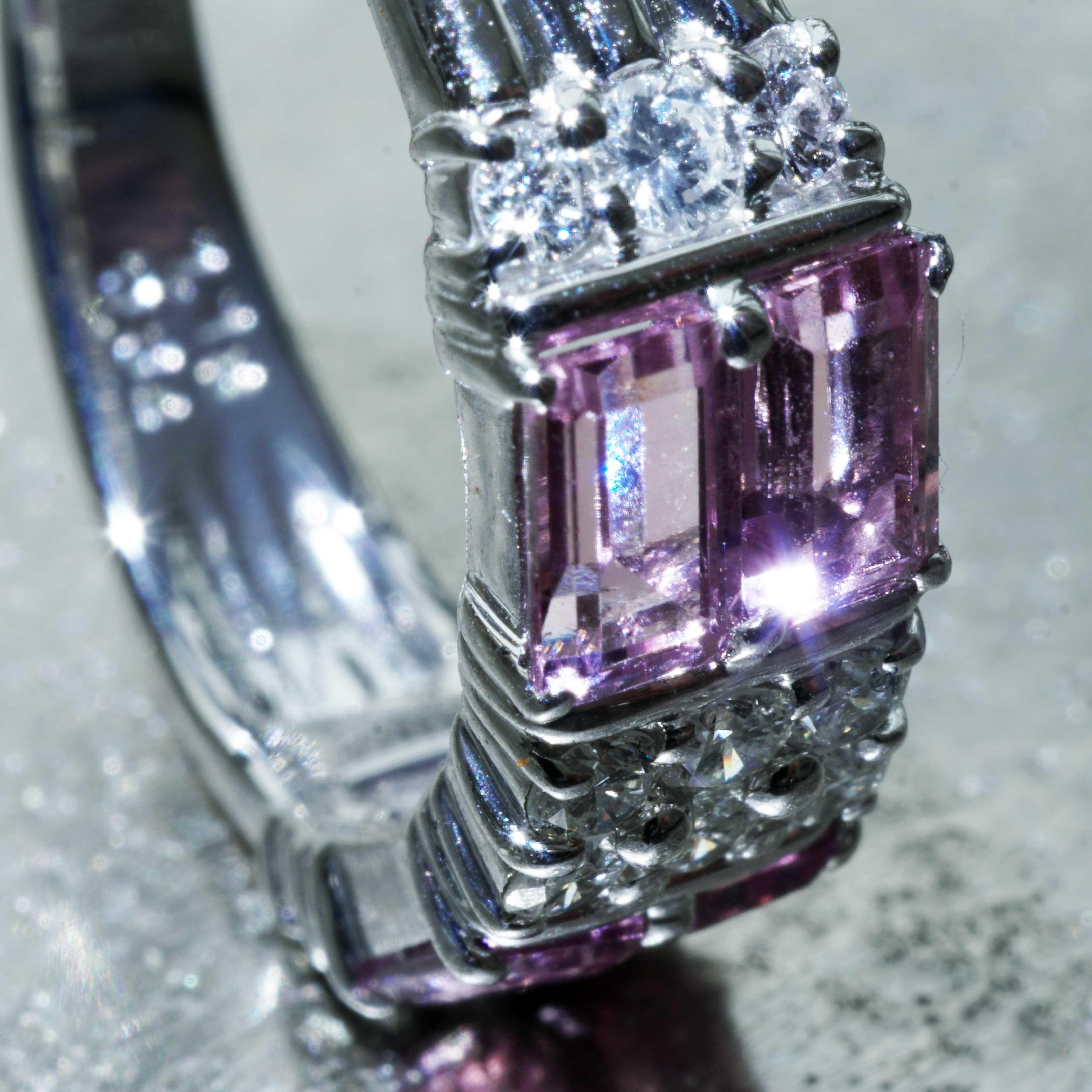 Pink Turmalin Brillant Ring 900er Platin 1.18 ct 0.34 ct ausgefallene Form mit geometrischer Struktur