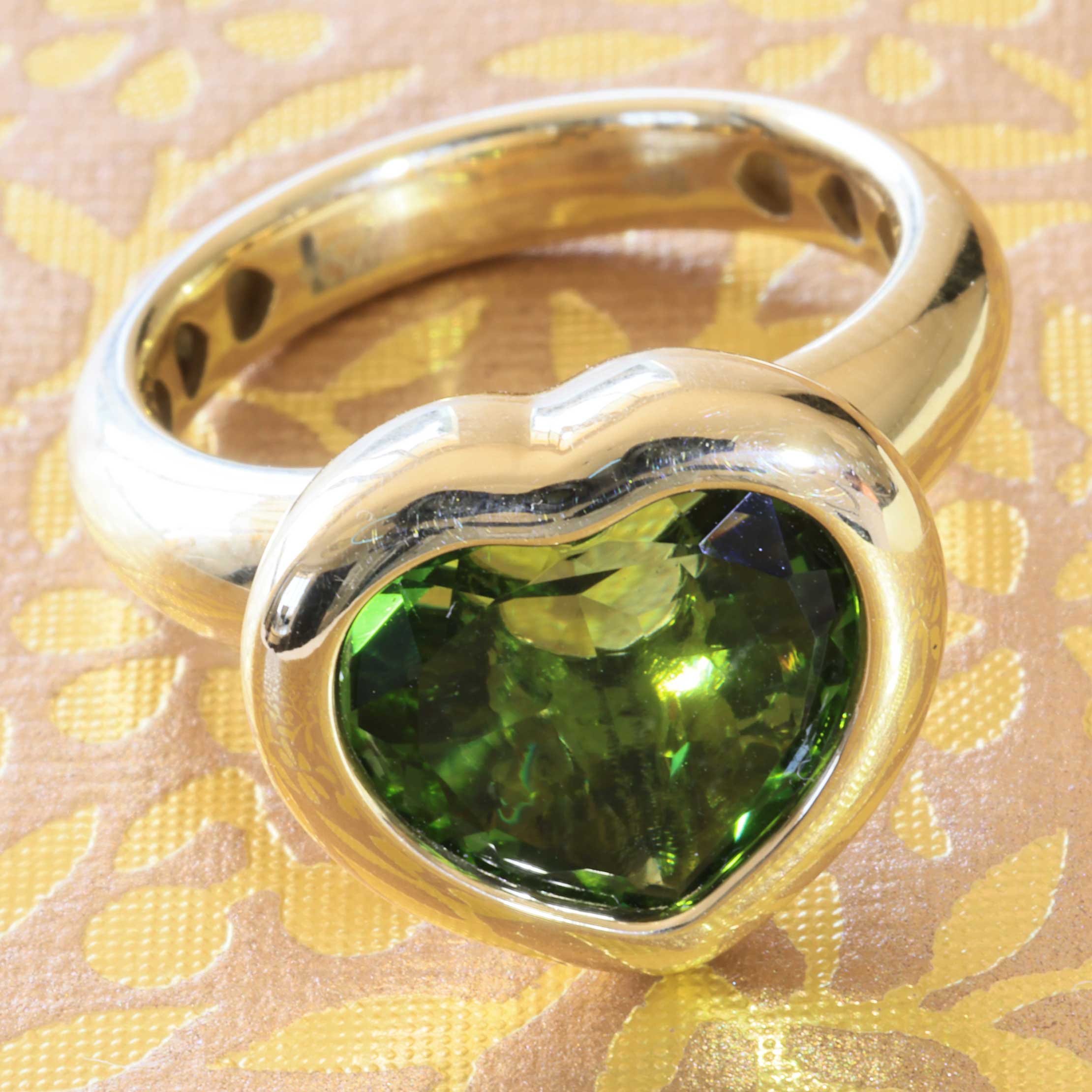 Peridot Herz Ring 750er Gelbgold 6.33 ct made in Valenza... ein grüner moderner Herzring  in massiv Gold