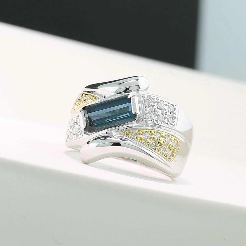 Indigolith Turmalin Brillant Ring 750er Weißgold 1.55 ct 0.35 ct
