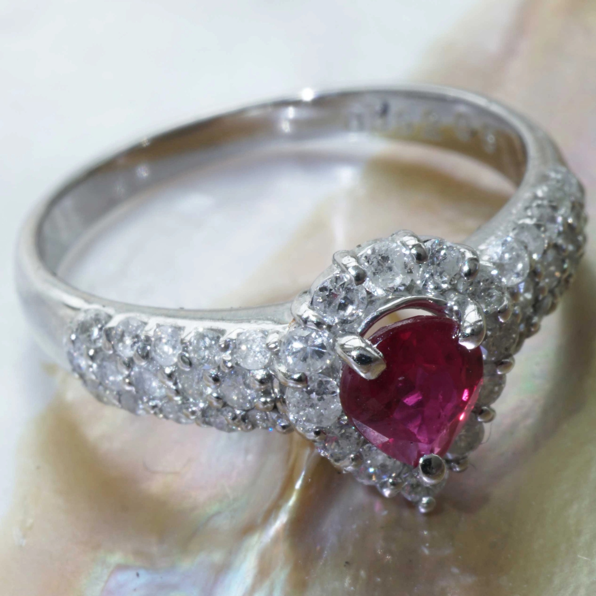 Rubin Brillant Ring 900er Platin 0.51 0.52  ct...Amore Klassiker...brennend rot die Liebe