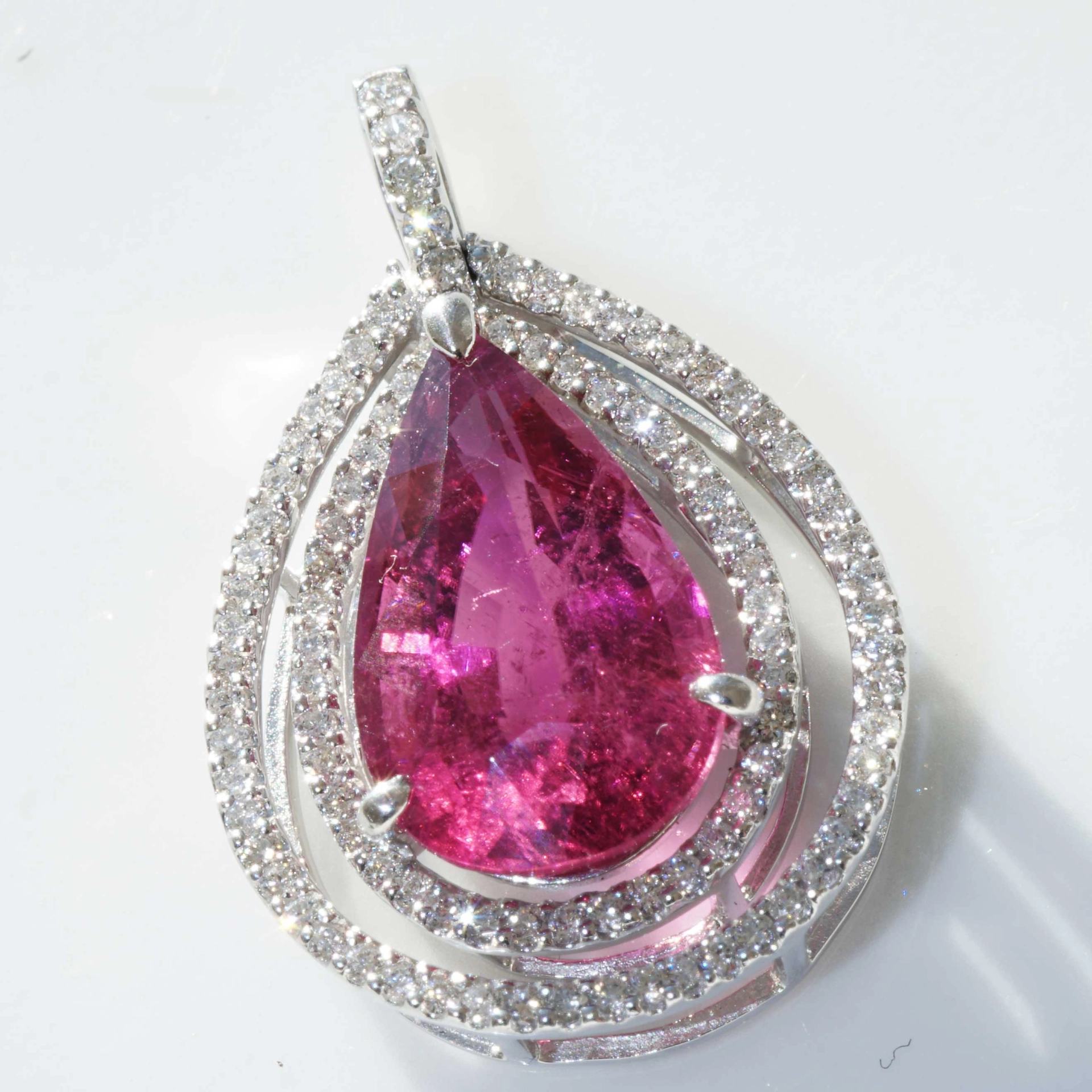 Rubelith Brillant Anhänger 750er Weissgold 7.58 ct 0.61 ct...HOT PINK...Ausnahme Farbe
