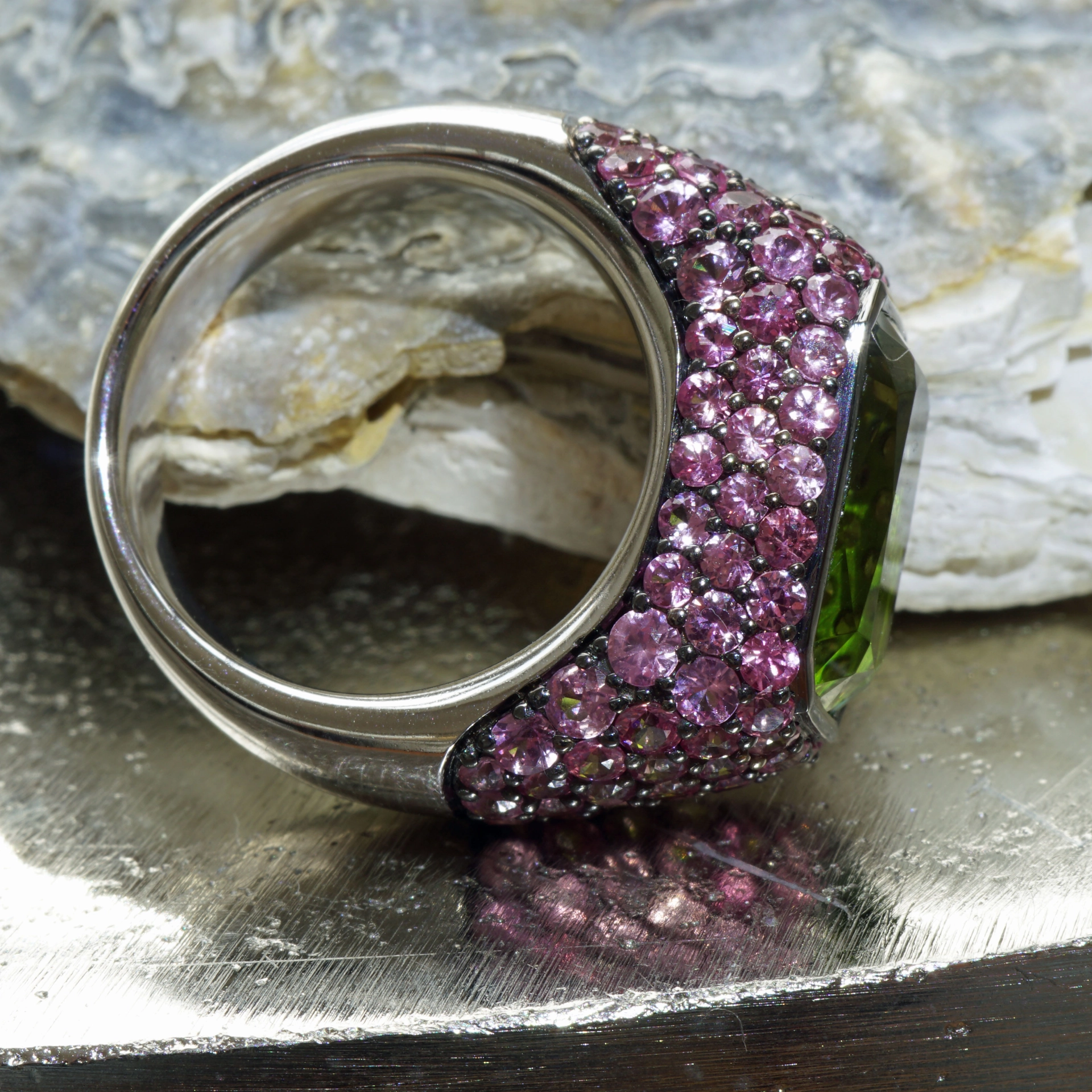 Saphir Peridot Ring 750er Weissgold Investment Edelstein Supat Mine Pakistan 9 ct mit Expertise
