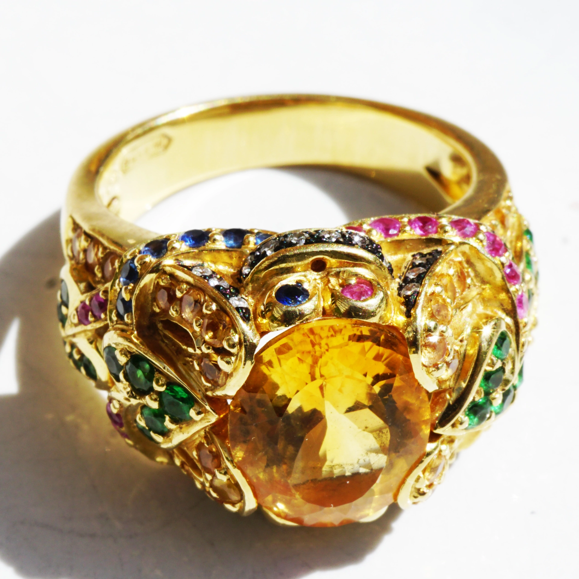 Edelstein Brillant Ring 750er Gelbgold...Phantasia....märchenhaft gestaltet....m. Meisterpunze