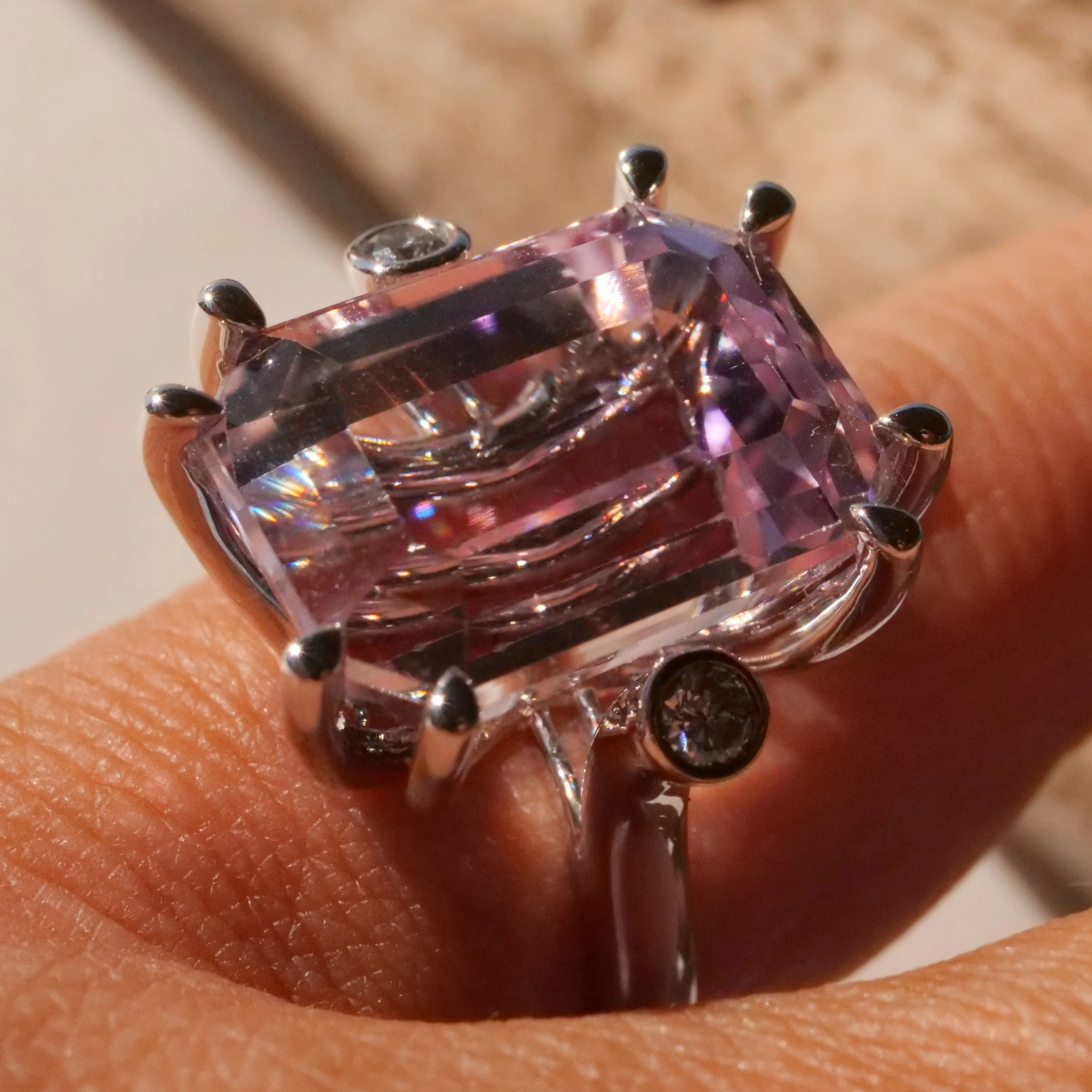 Kunzit Brillant Ring 18.64 ct 0.13 ct TW VS 750er Weissgold....Top Qualität stilsicher schön
