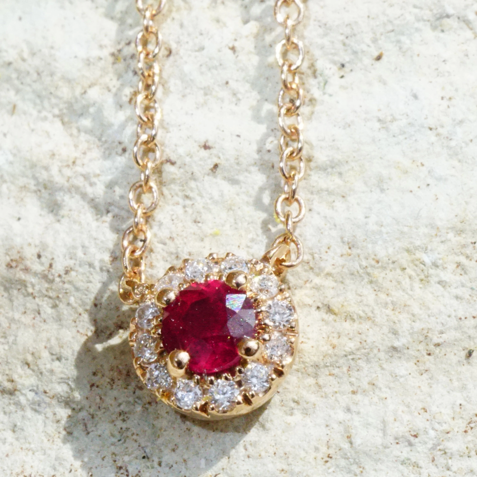 Rubin Brillant Collier 750er Rosegold...die kleinsten Petit Colliers im Sortiment....wie süß
