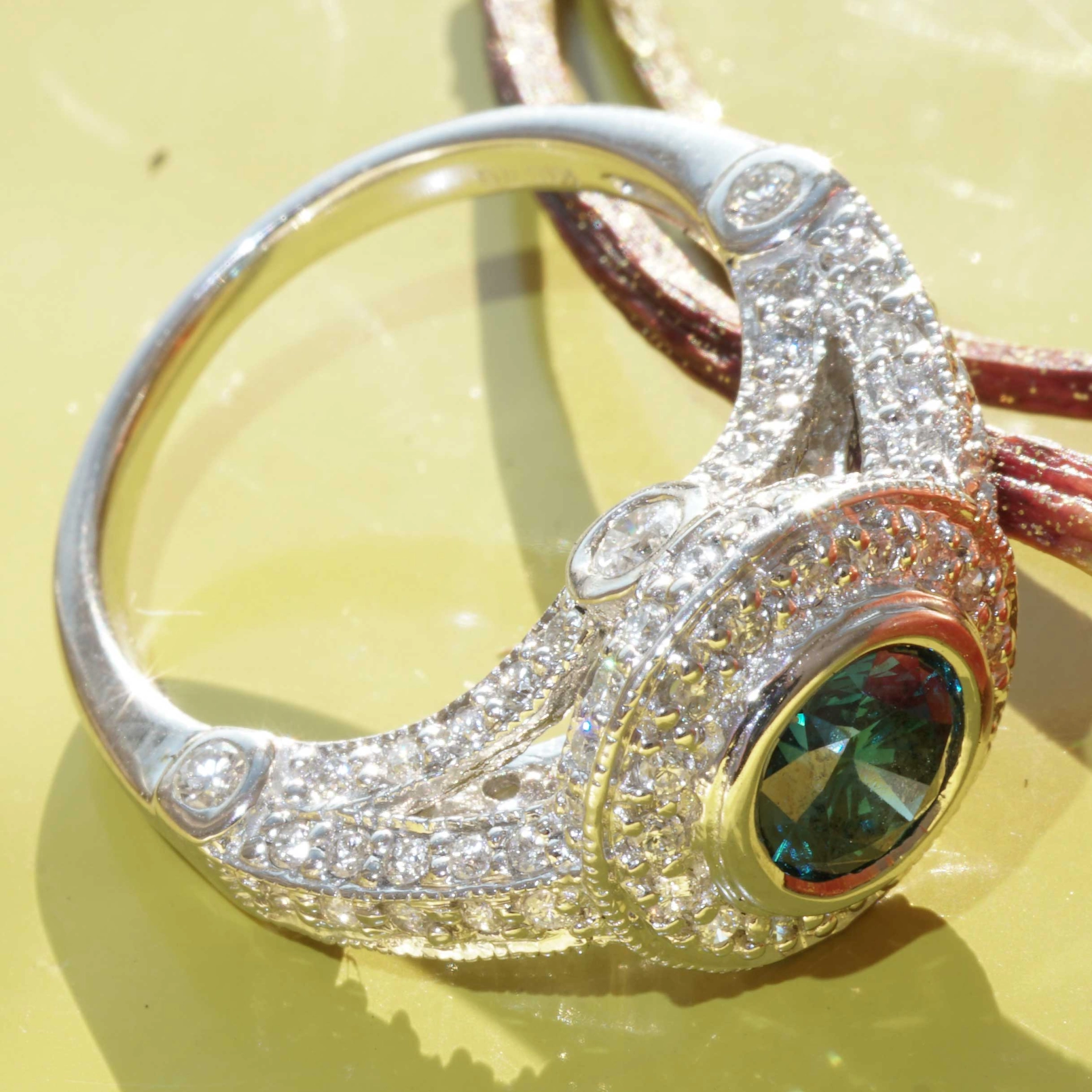 Brillant Ring blau Vollschliff Brillanten von 1.81 ct Handarbeit 750 er Weissgold Wow Wirkung