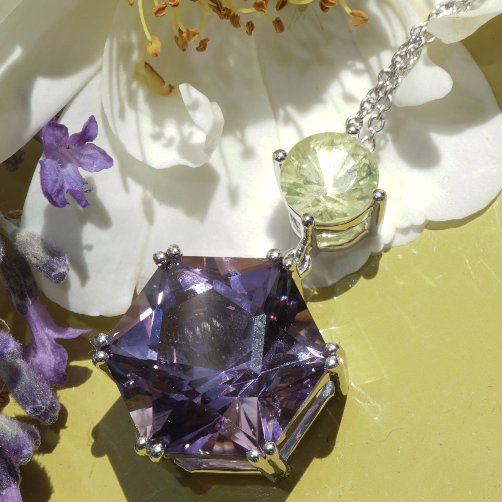 Chrysoberyll Amethyst Stern Anhaenger m. Kette 750er Weissgold...violett und neon gelb...grandios