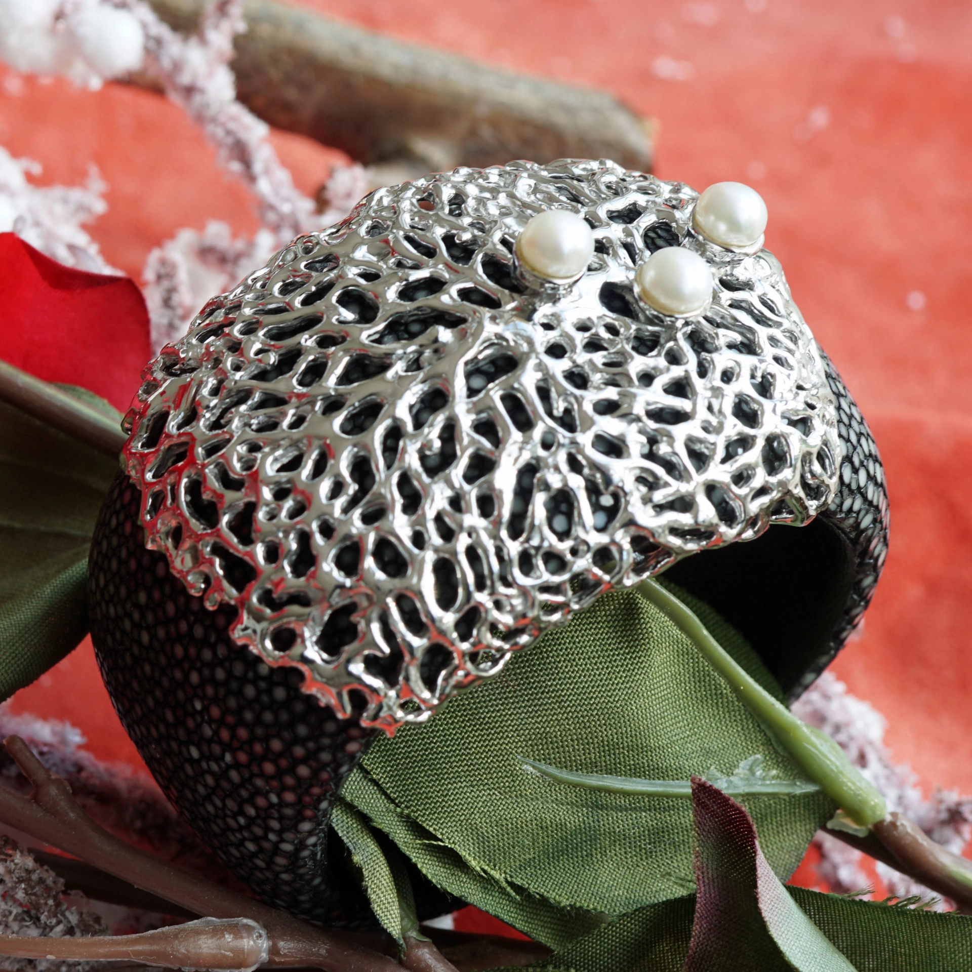 Rochenleder Armreif  925 Silber under the sea 50 mm breit schwarz