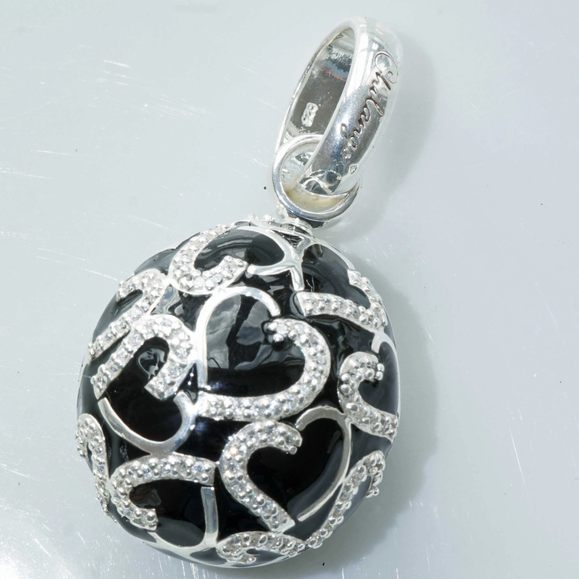 Original Chilango Anhänger im Stil Faberge Emaille Heart Black 925er Silber mit Steinbesatz