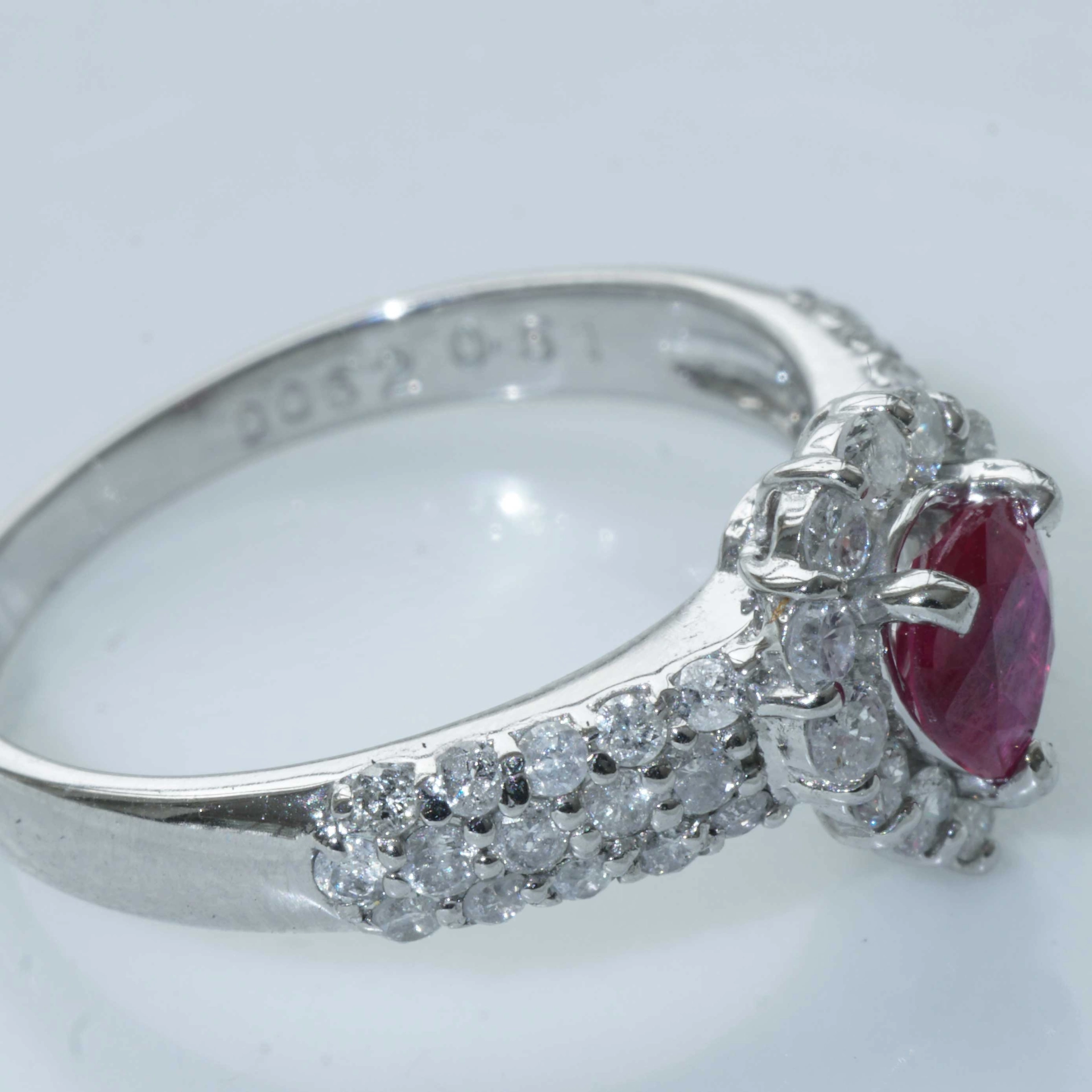 Rubin Brillant Ring 900er Platin 0.51 0.52  ct...Amore Klassiker...brennend rot die Liebe
