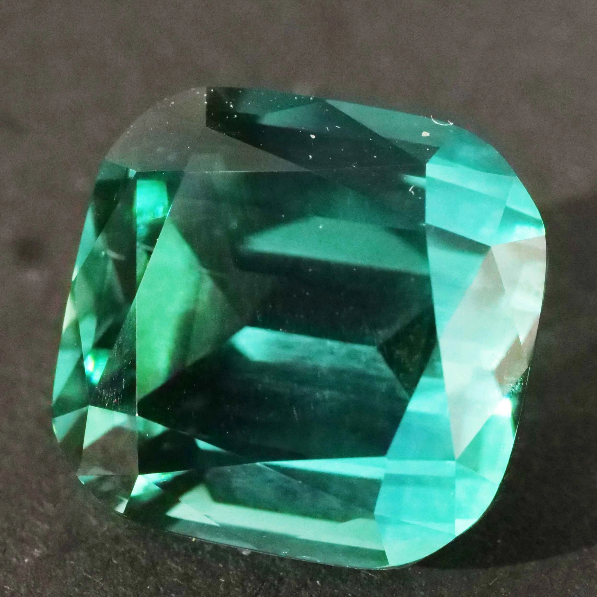 Lagoon/ Lagun Turmalin der Superklasse AAA+  21.56 ct Afghanistan 98% rein Investment Edelstein