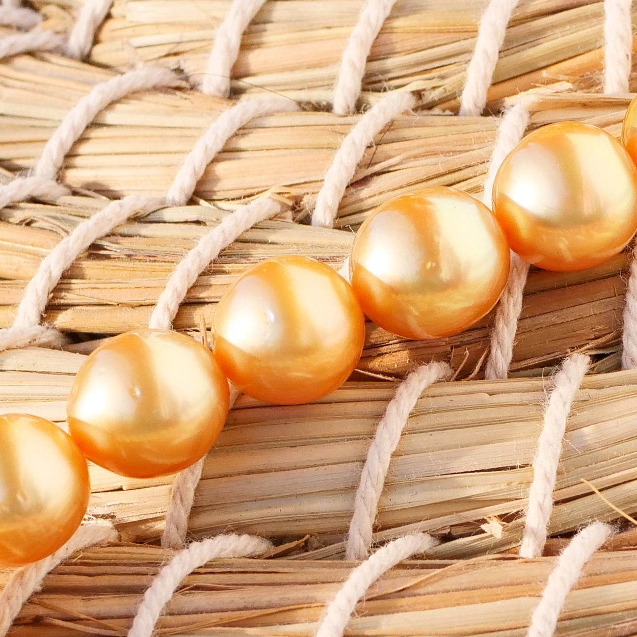 Südsee Zuchtperl Collier GOLDFARBEN 11,8 x 9 mm AAA naturfarben